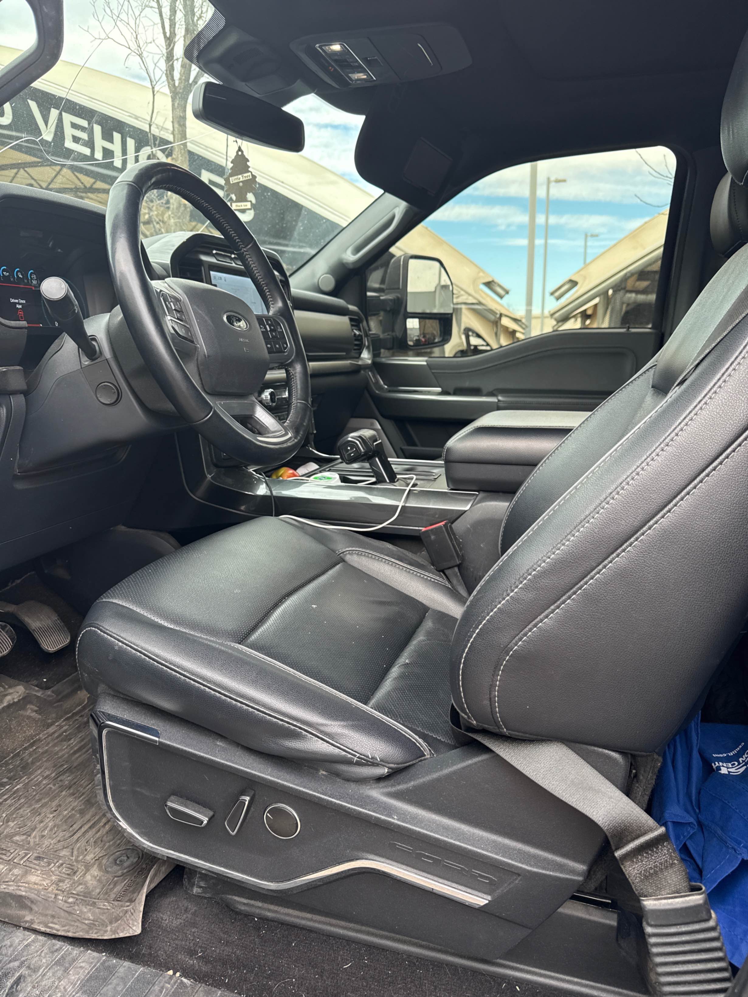 Снимка 5 от търг – 2022 FORD F-150 4WD SUPERCREW BOX с VIN 1FTFW1E89NFB44292