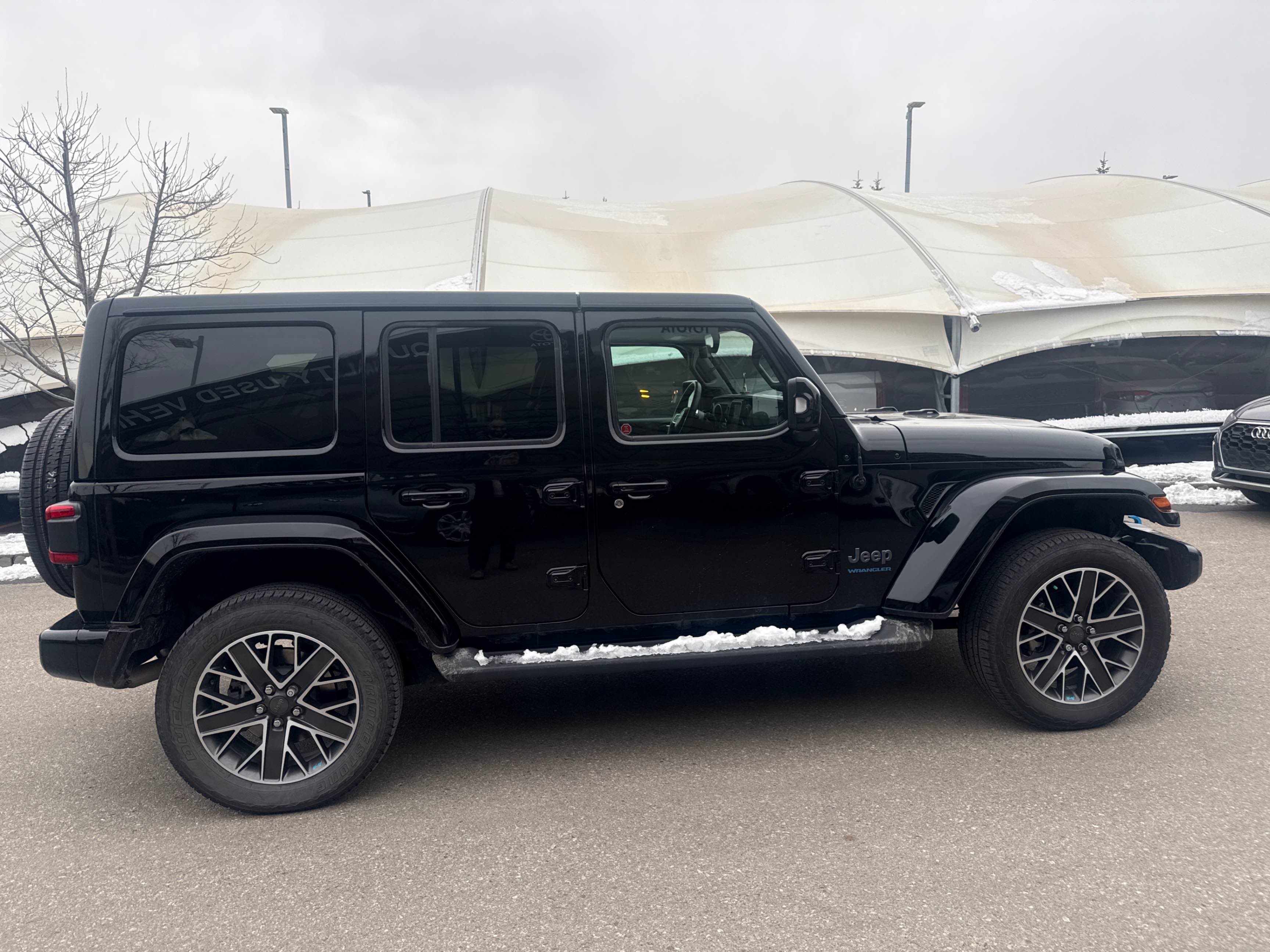 Снимка 3 от търг – 2023 JEEP WRANGLER 4XE HIGH ALTITUDE с VIN 1C4JJXP60PW644951
