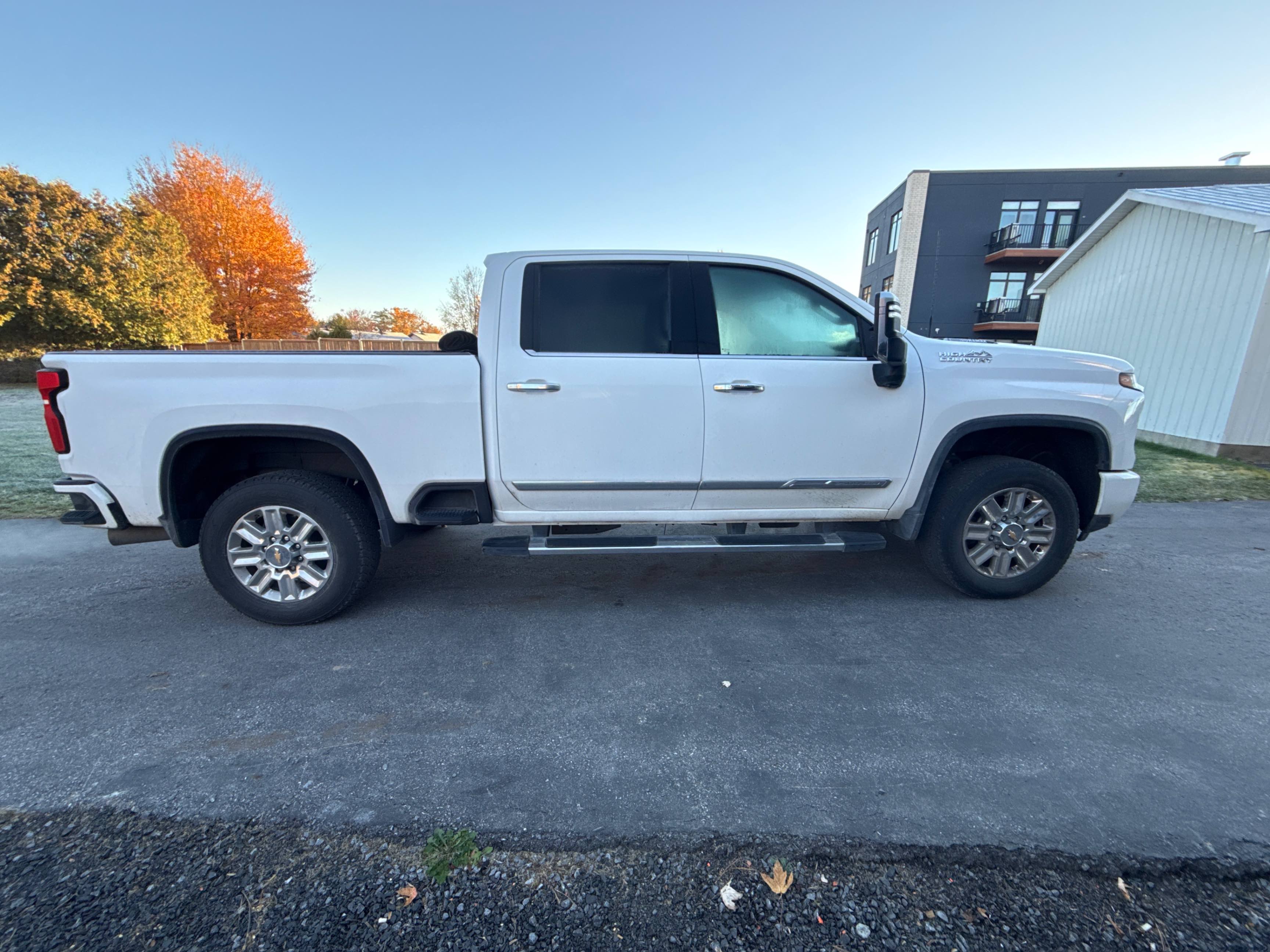 Снимка 3 от търг – 2025 CHEVROLET SILVERADO 2500HD HIGH COUNTRY с VIN 2GC4KREY3S1222831