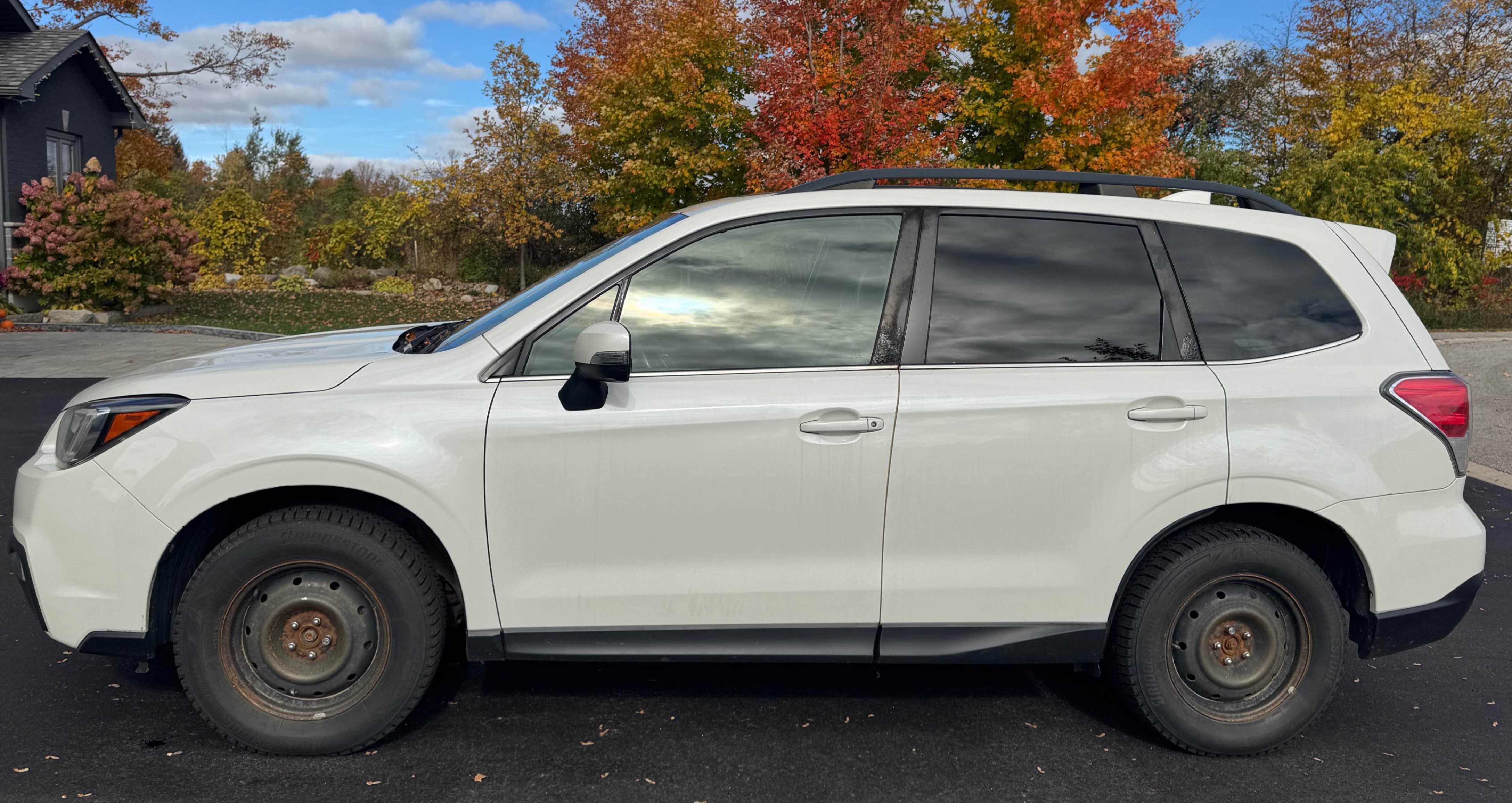 Photo 2 from auction – 2017 SUBARU FORESTER TOURING with VIN JF2SJESC6HH492722