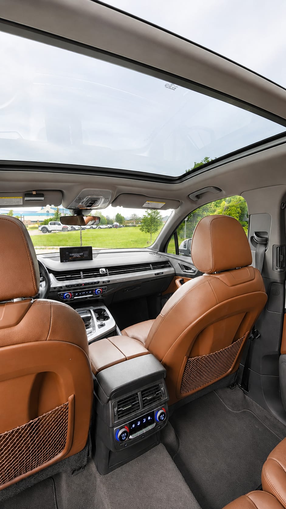Photo 5 from auction – 2017 AUDI Q7 3.0T TECHNIK with VIN WA1WAAF78HD045977