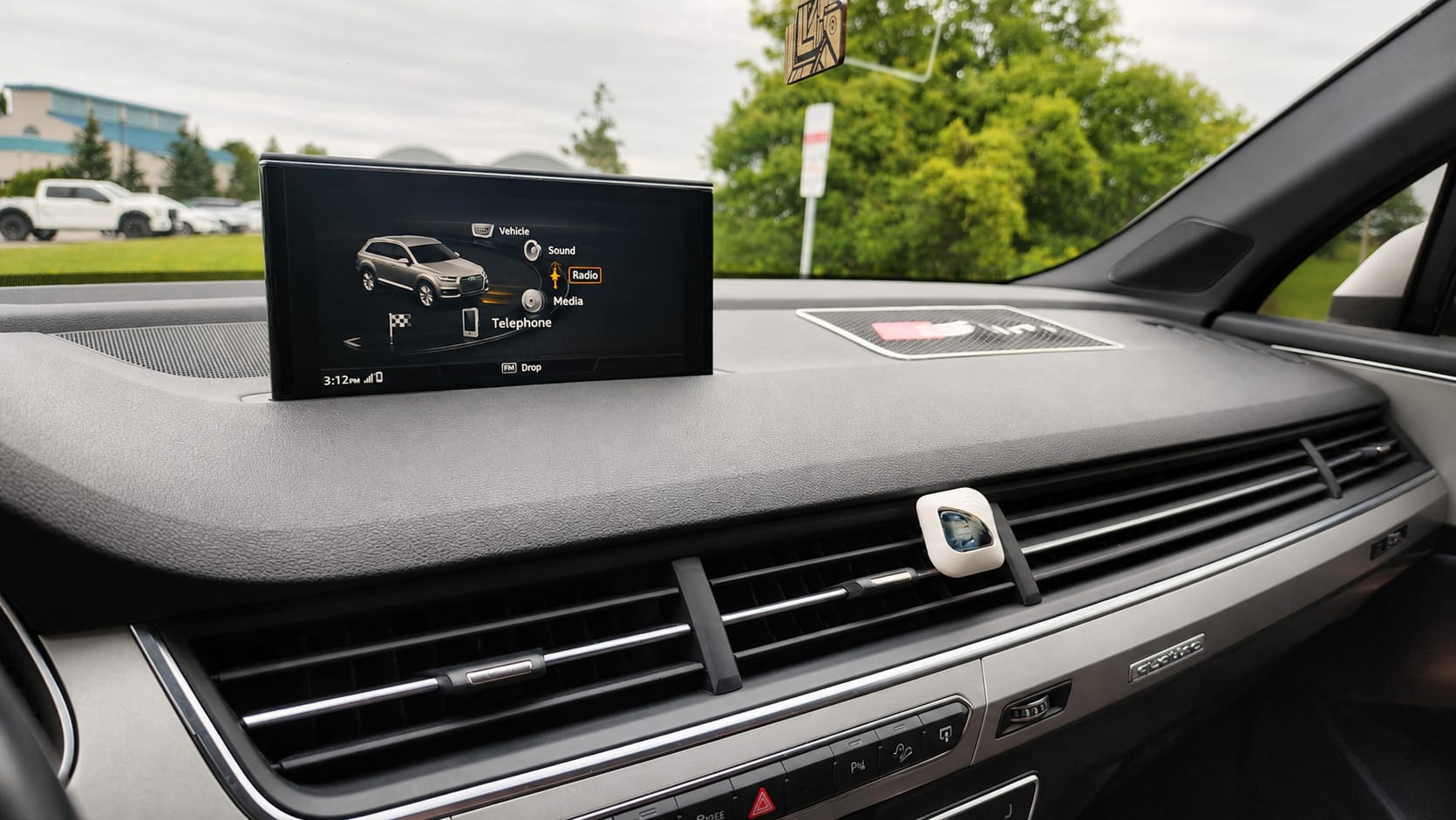 Photo 11 from auction – 2017 AUDI Q7 3.0T TECHNIK with VIN WA1WAAF78HD045977