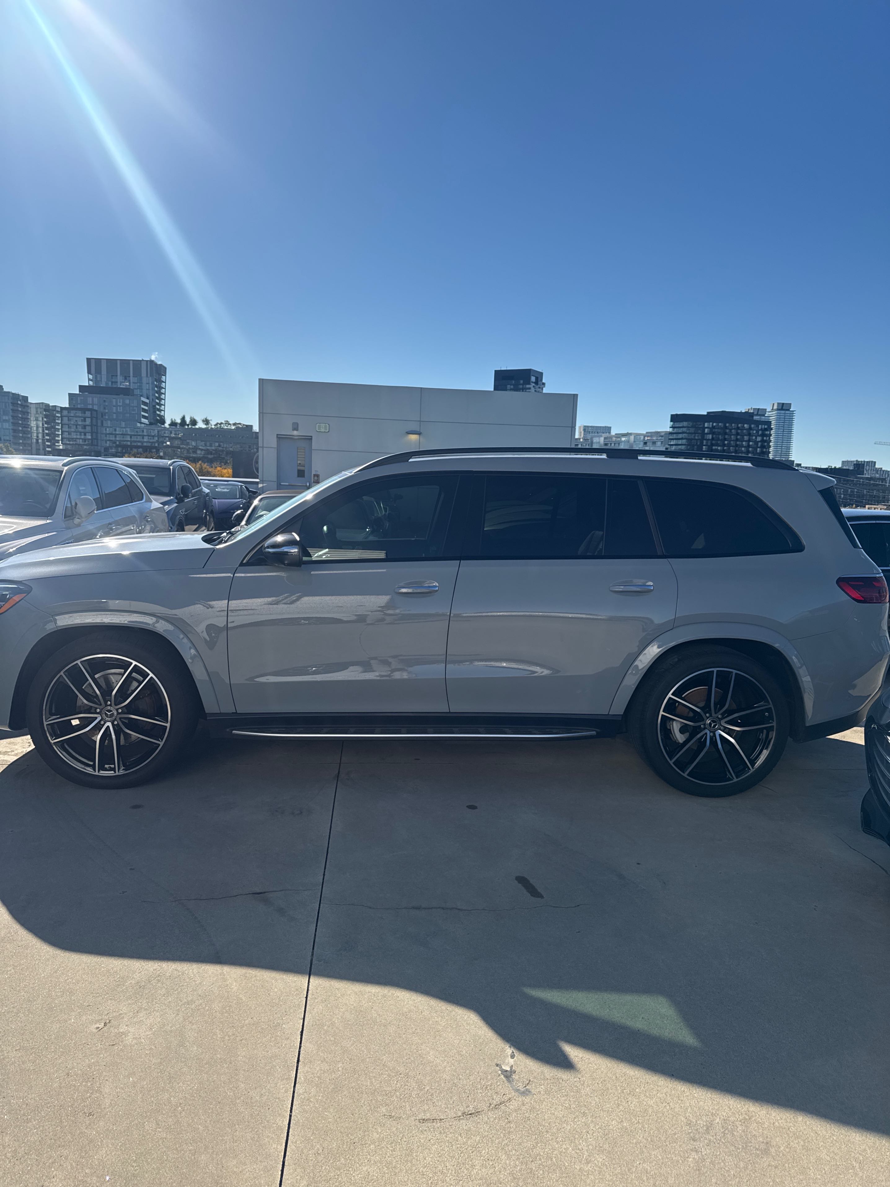 Снимка 2 от търг – 2024 MERCEDES-BENZ GLS GLS 580 с VIN 4JGFF8FE7RB149660