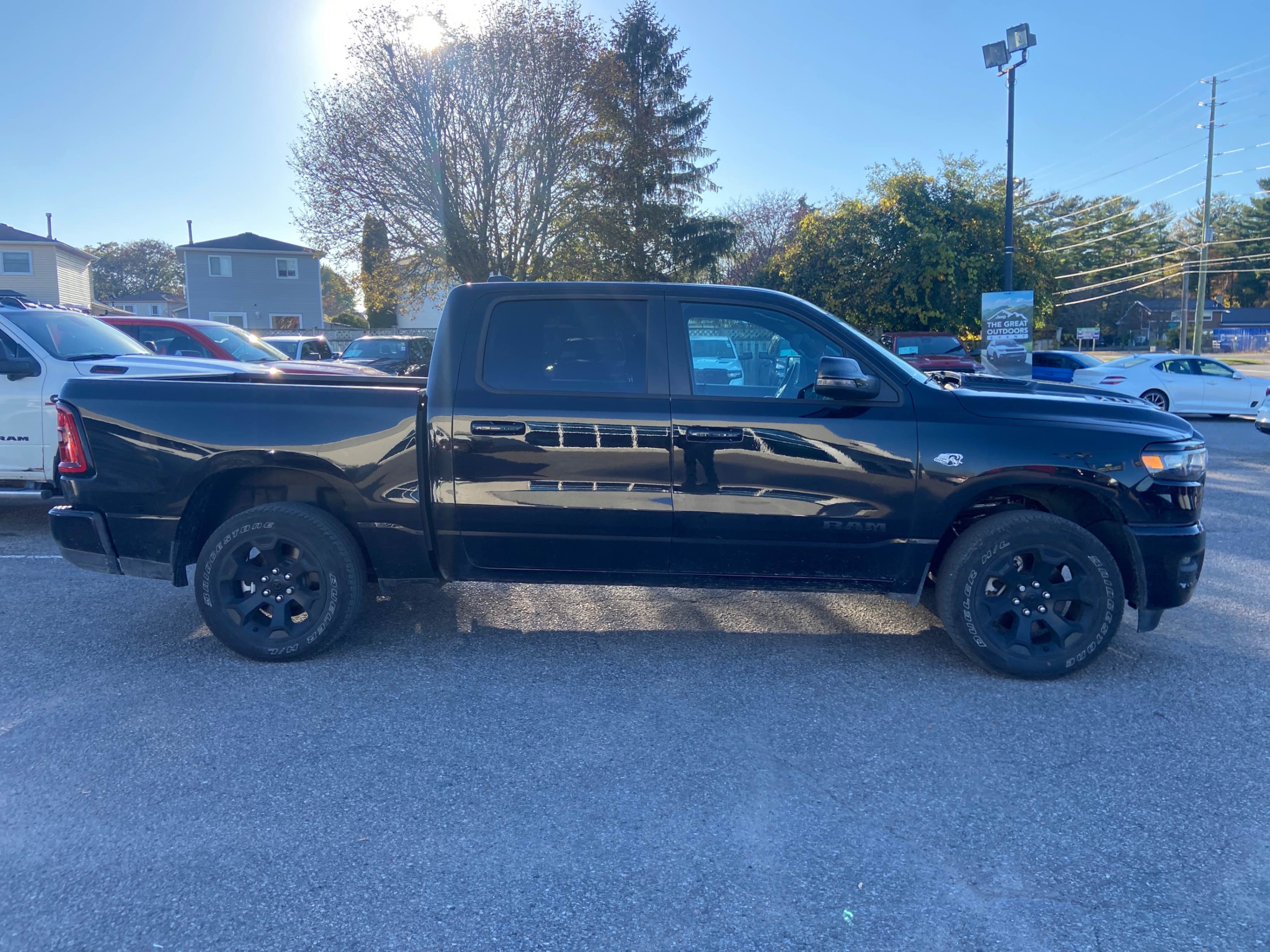 Снимка 3 от търг – 2026 RAM 1500 SPORT с VIN 1C6SRFVT6TN332480