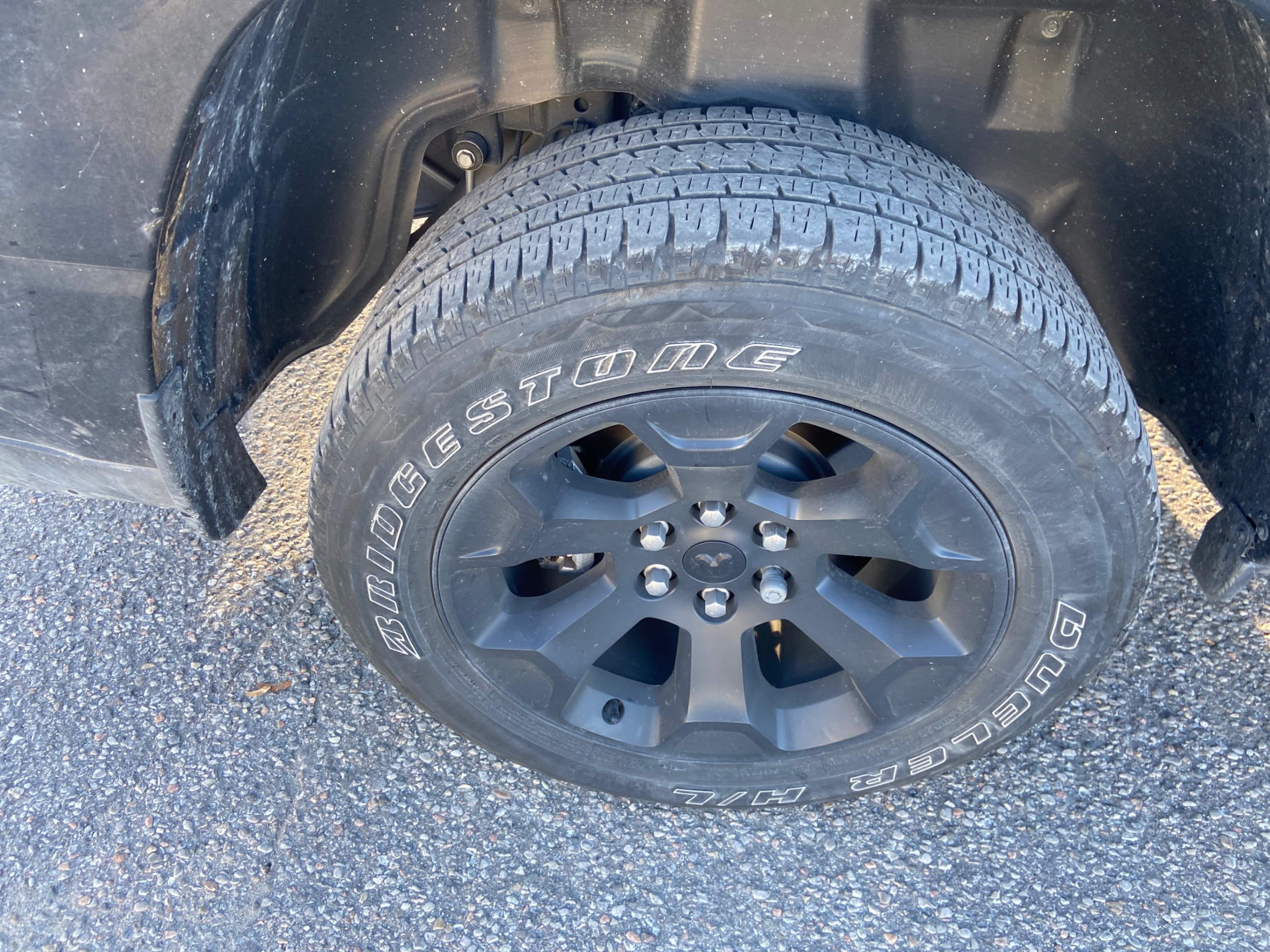 Снимка 12 от търг – 2026 RAM 1500 SPORT с VIN 1C6SRFVT6TN332480