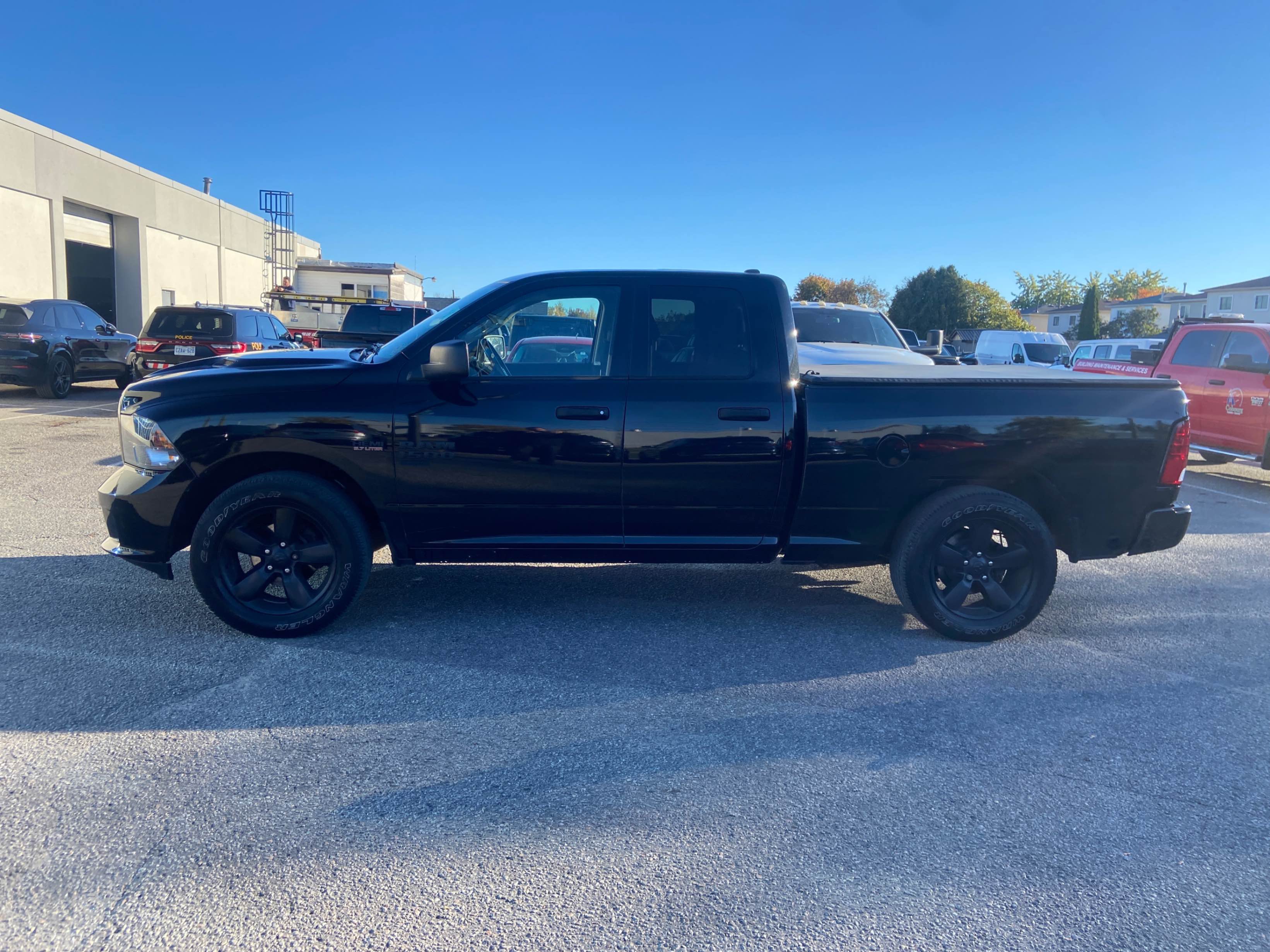 Photo 2 from auction – 2022 RAM 1500 CLASSIC EXPRESS with VIN 1C6RR7FT9NS189709
