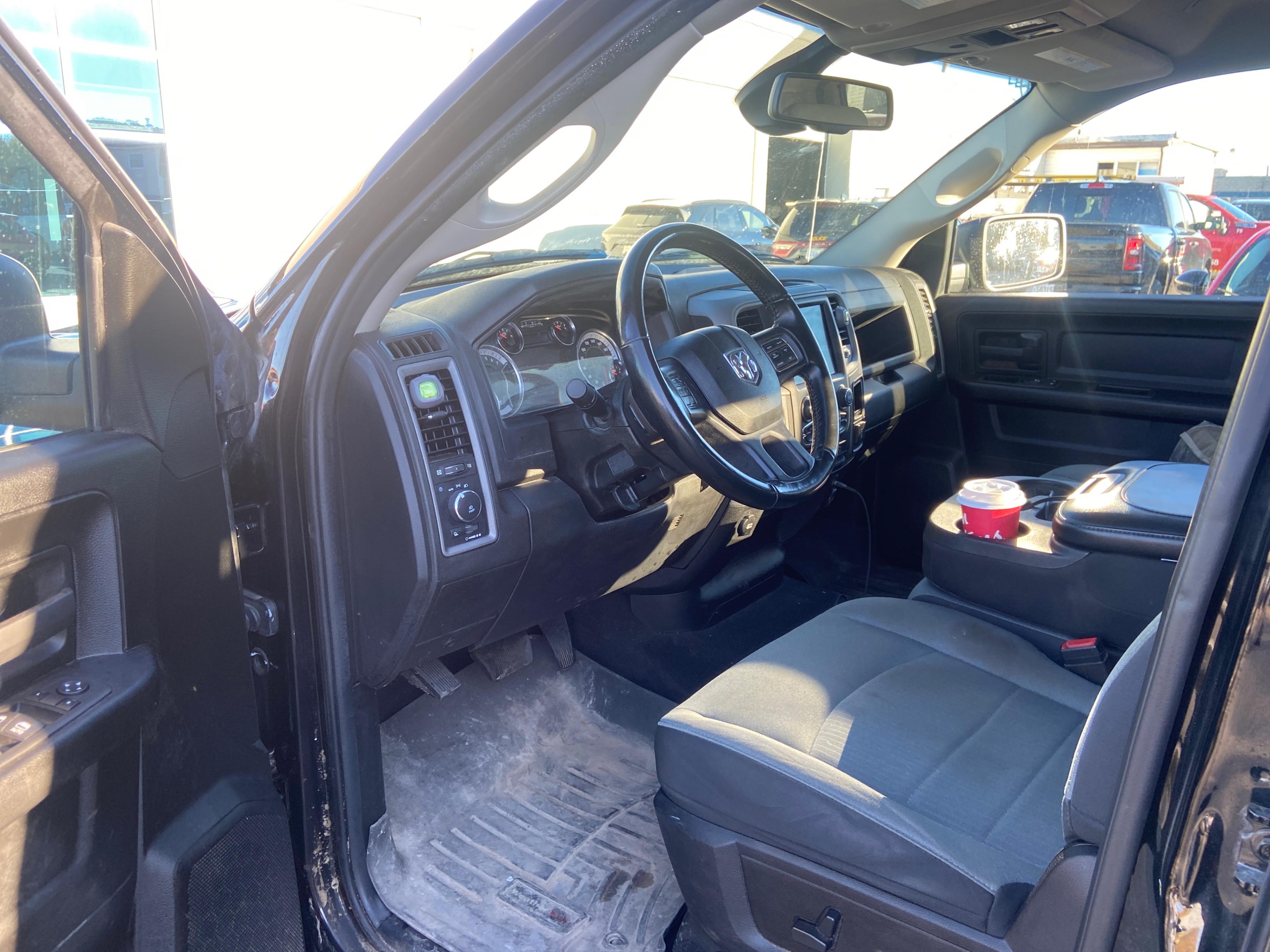 Photo 5 from auction – 2022 RAM 1500 CLASSIC EXPRESS with VIN 1C6RR7FT9NS189709