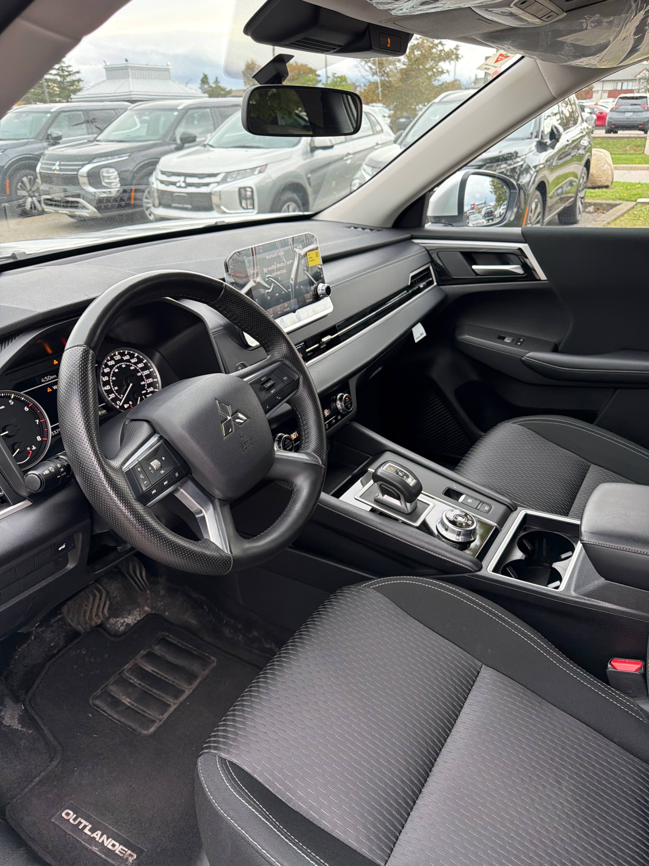 Снимка 5 от търг – 2024 MITSUBISHI OUTLANDER S-AWC с VIN JA4J4VA84RZ633484