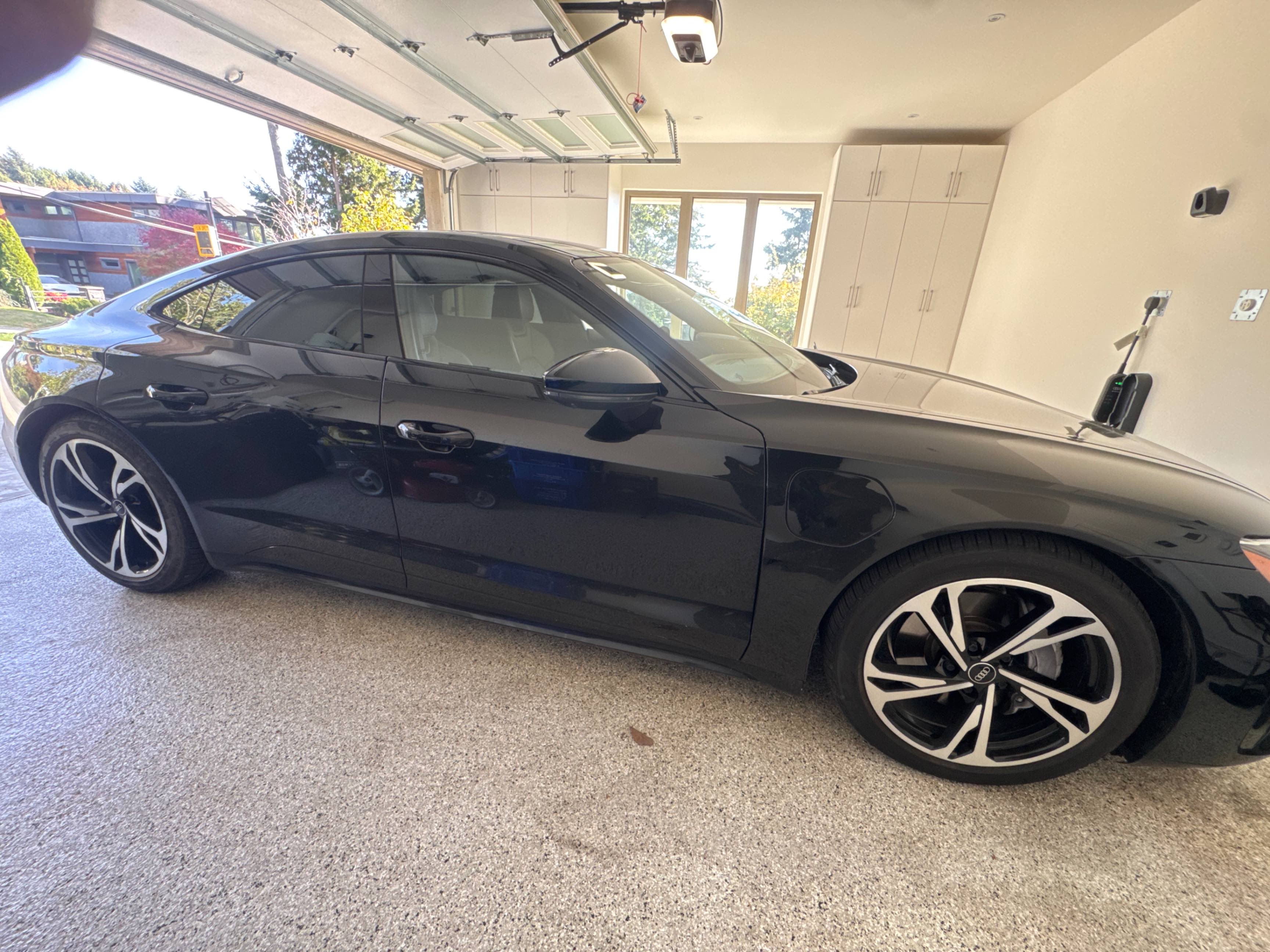 Photo 3 from auction – 2022 AUDI E-TRON GT QUATTRO with VIN WAUFJBFW3N7007230