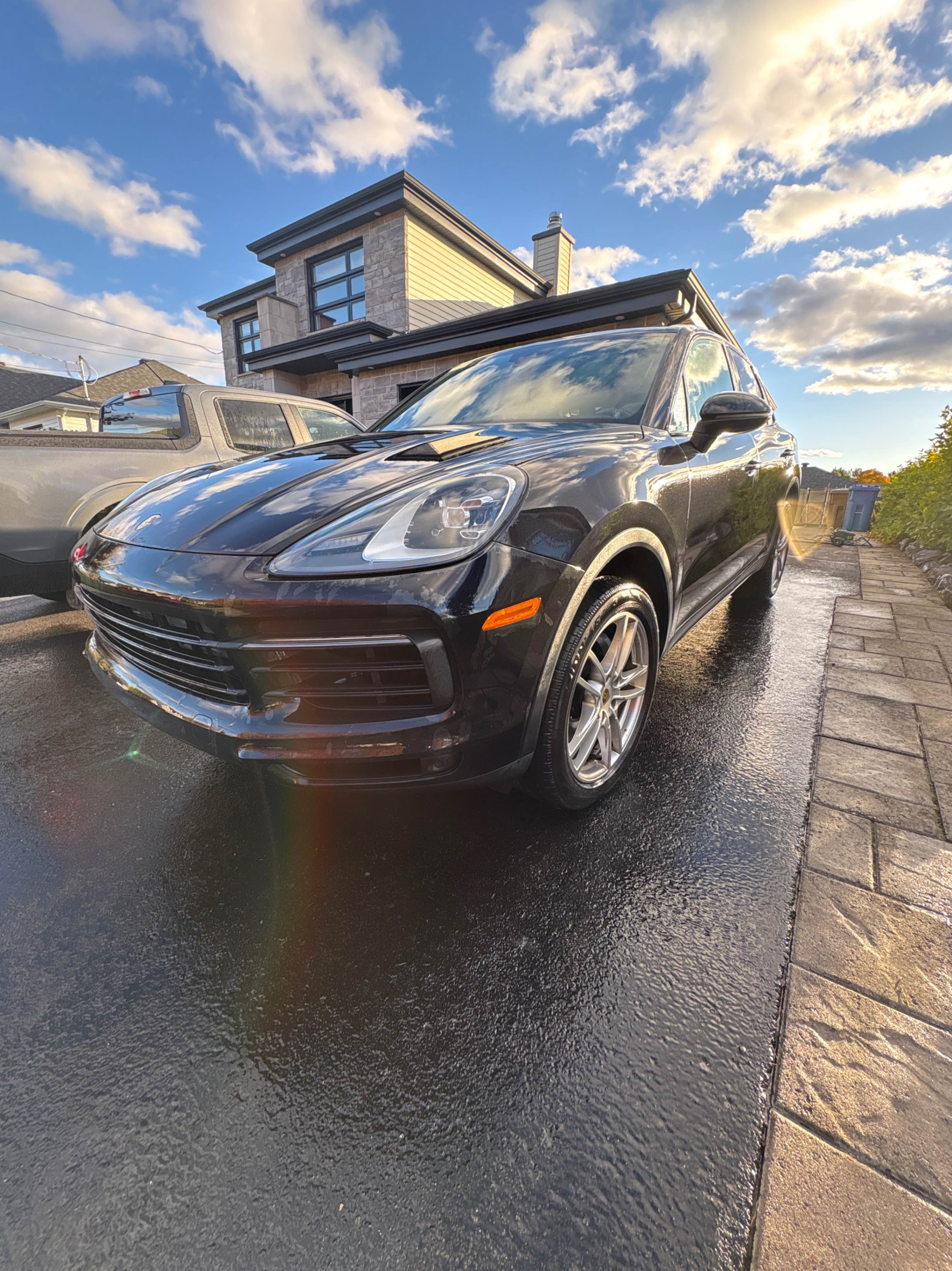 PORSCHE CAYENNE AWD 2019 with VIN WP1AA2AY2KDA03445 - Photo from auction