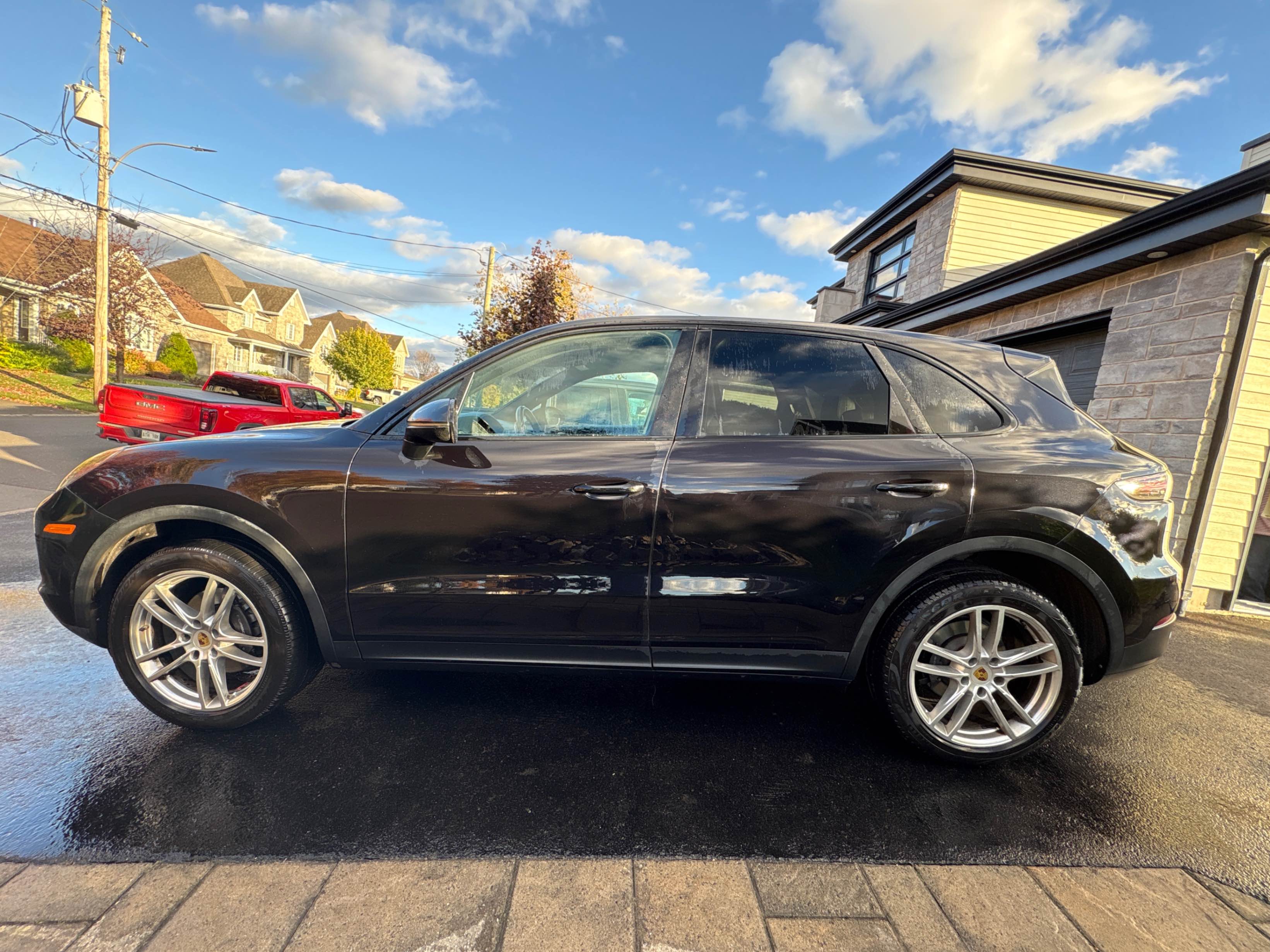 Photo 2 from auction – 2019 PORSCHE CAYENNE AWD with VIN WP1AA2AY2KDA03445