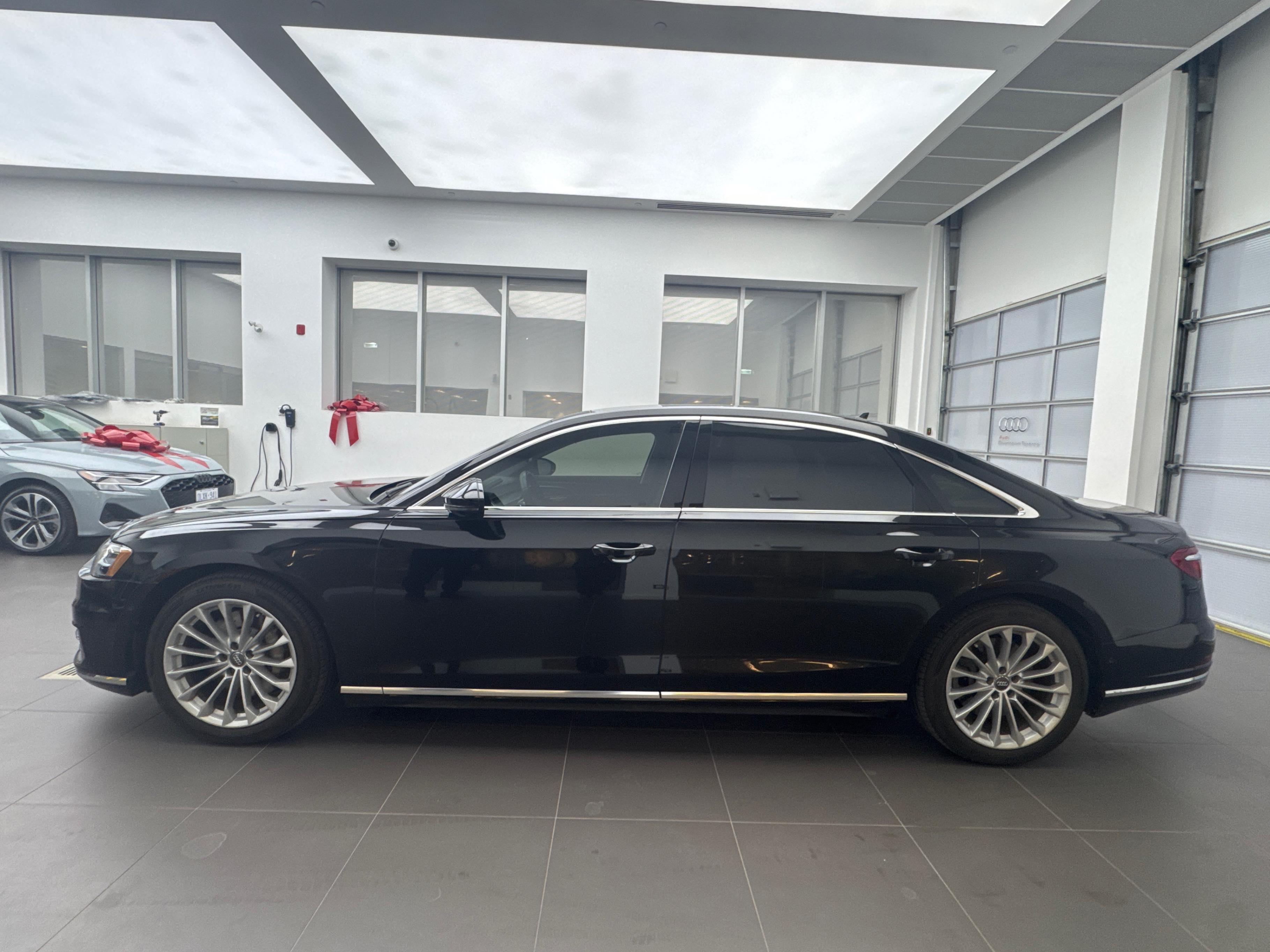 Снимка 2 от търг – 2019 AUDI A8 L 55 TFSI QUATTRO с VIN WAU8DAF86KN011968