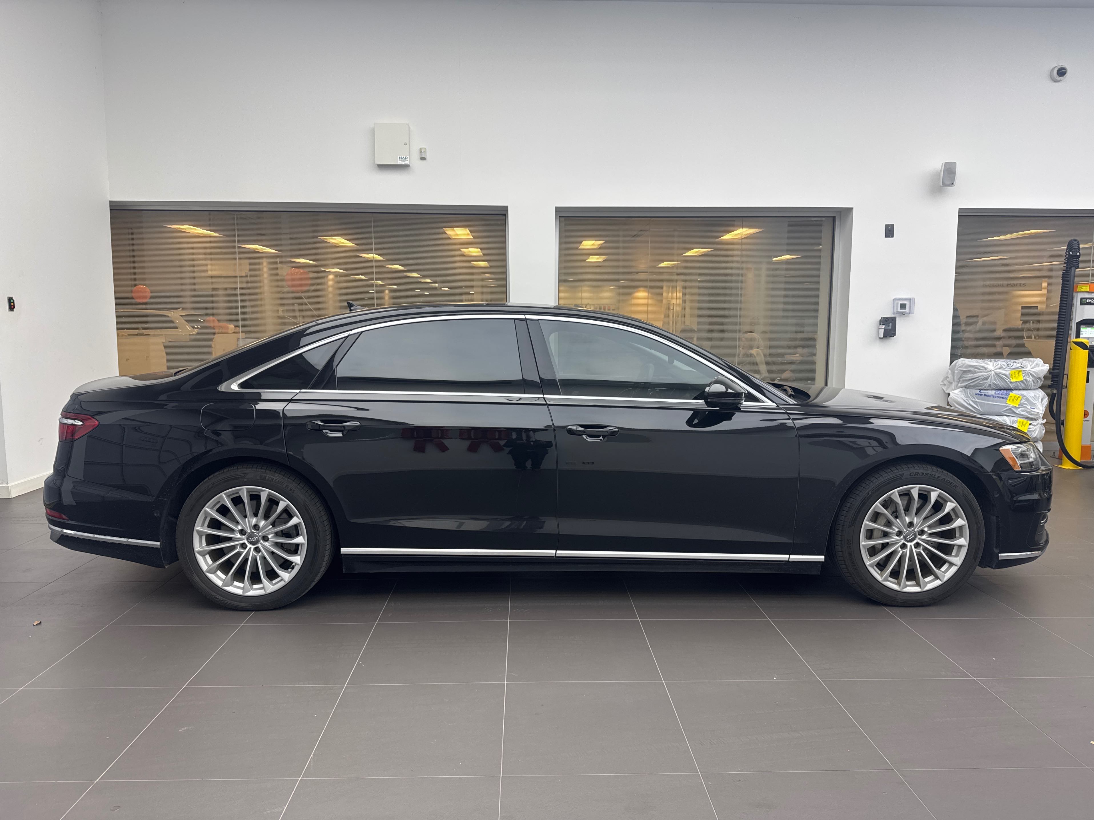 Снимка 3 от търг – 2019 AUDI A8 L 55 TFSI QUATTRO с VIN WAU8DAF86KN011968