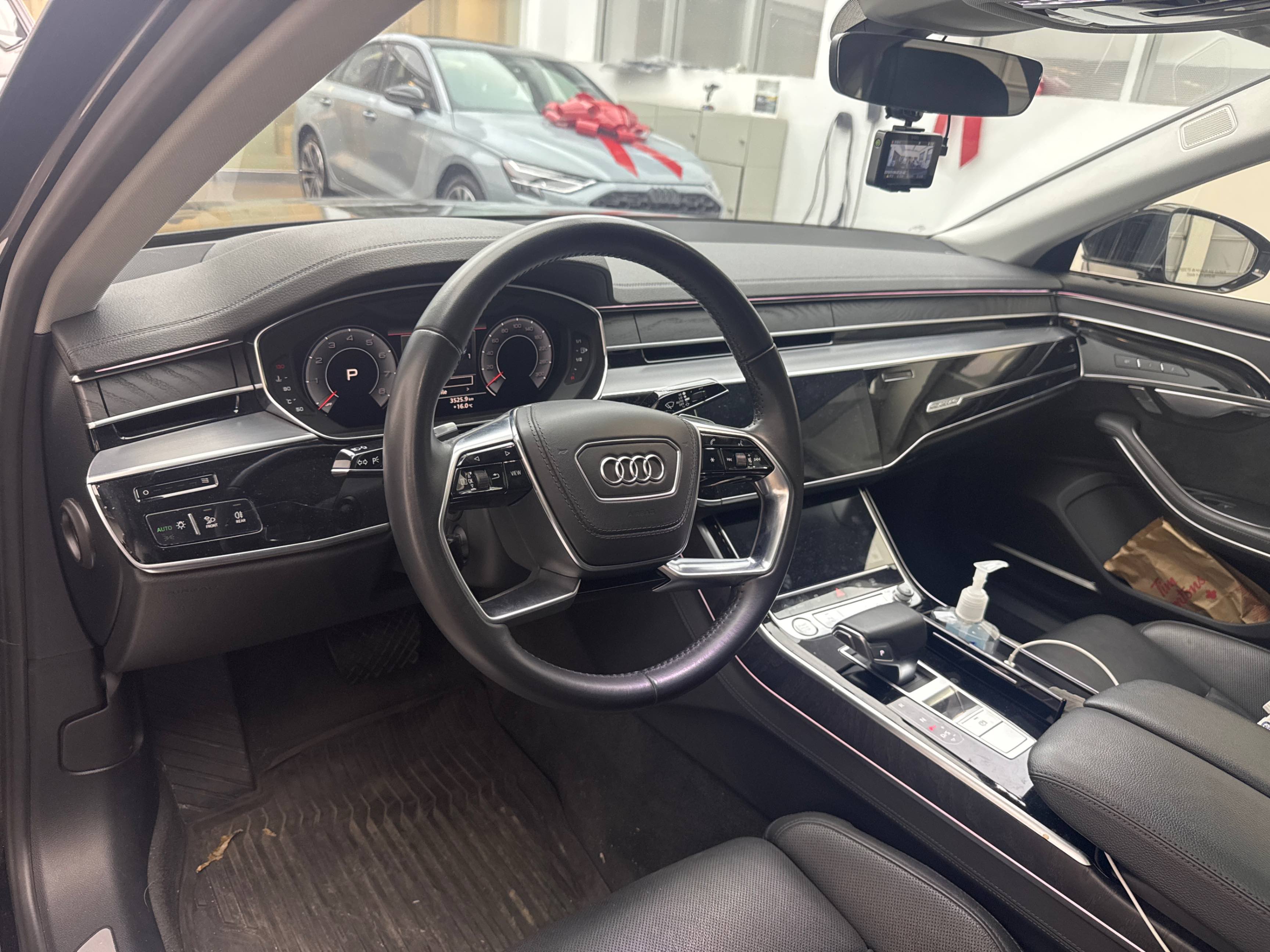 Снимка 5 от търг – 2019 AUDI A8 L 55 TFSI QUATTRO с VIN WAU8DAF86KN011968