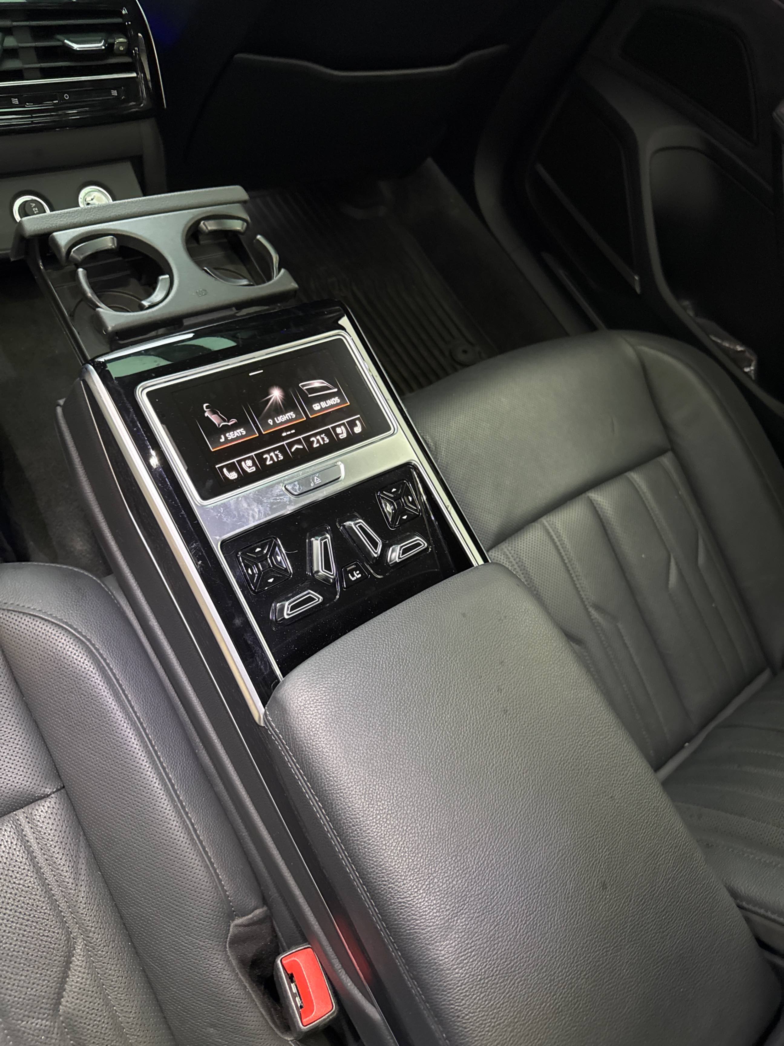 Снимка 13 от търг – 2019 AUDI A8 L 55 TFSI QUATTRO с VIN WAU8DAF86KN011968