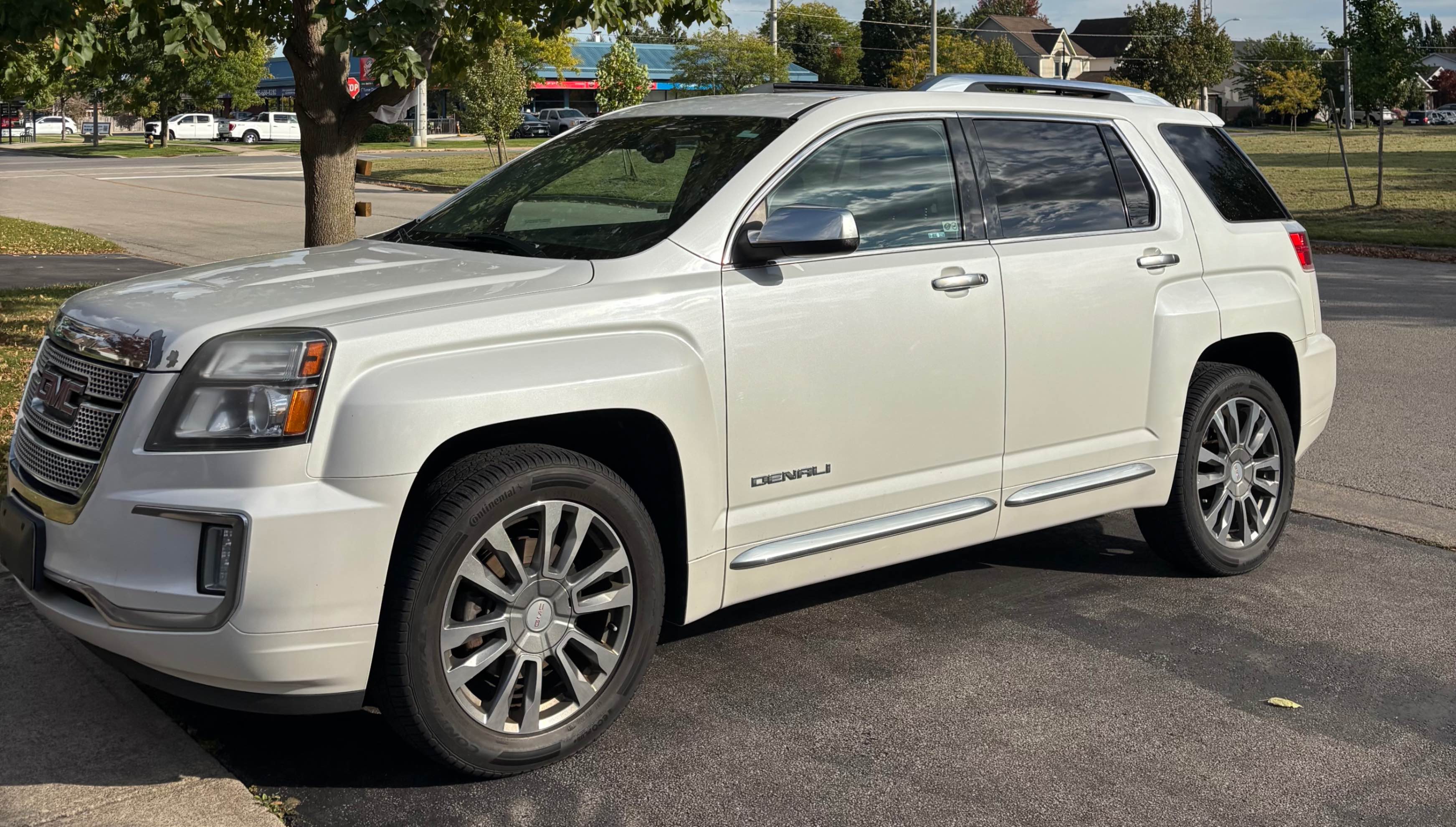 GMC TERRAIN DENALI 2017 with VIN 2GKFLVE37H6159610 - Photo from auction