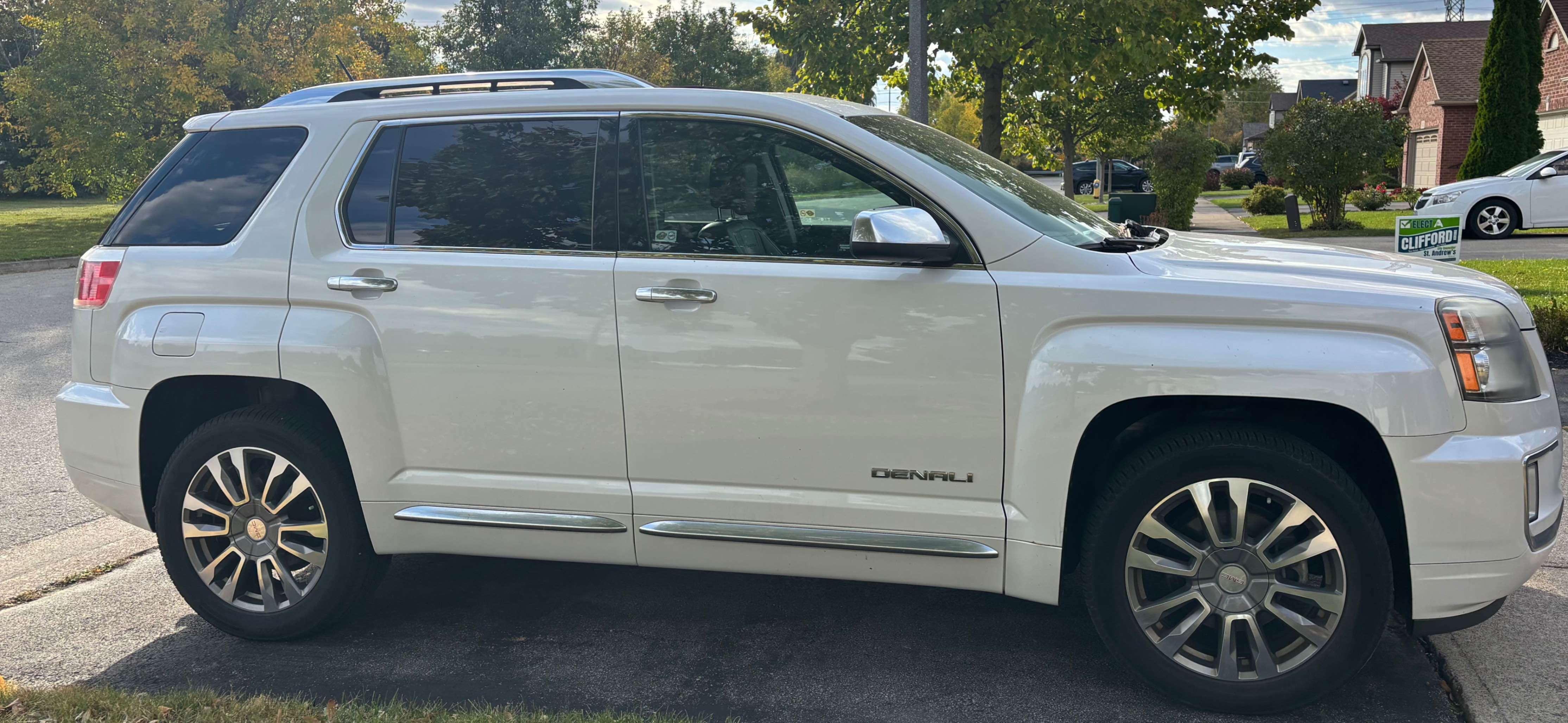 Photo 3 from auction – 2017 GMC TERRAIN DENALI with VIN 2GKFLVE37H6159610