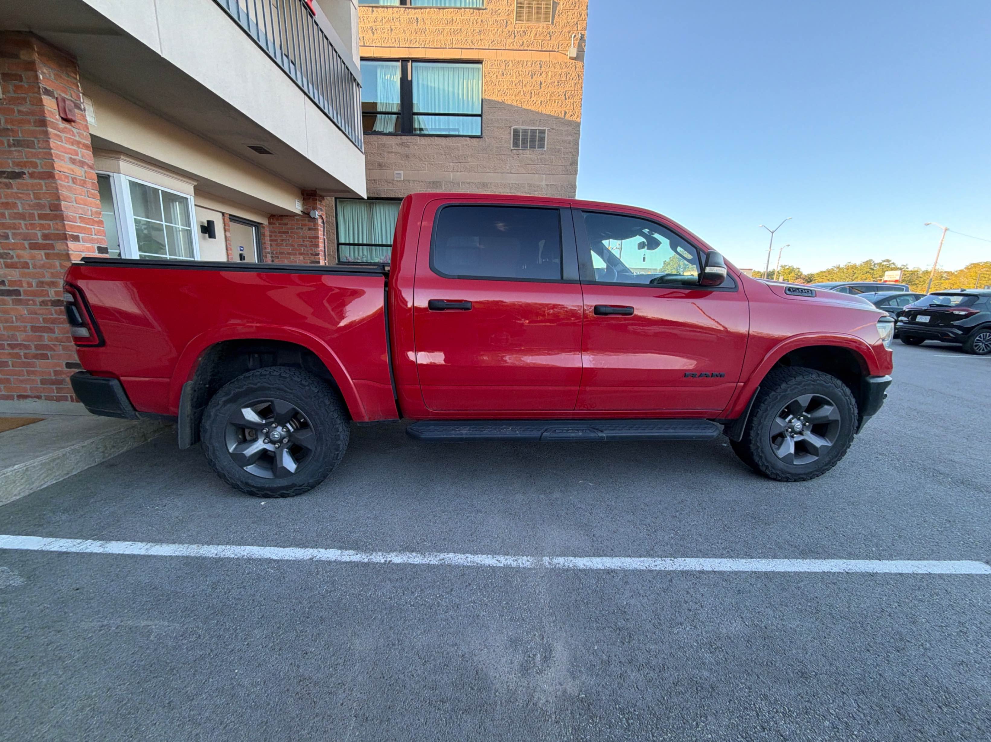 Photo 3 from auction – 2021 RAM 1500 BIG HORN with VIN 1C6SRFFT3MN662609