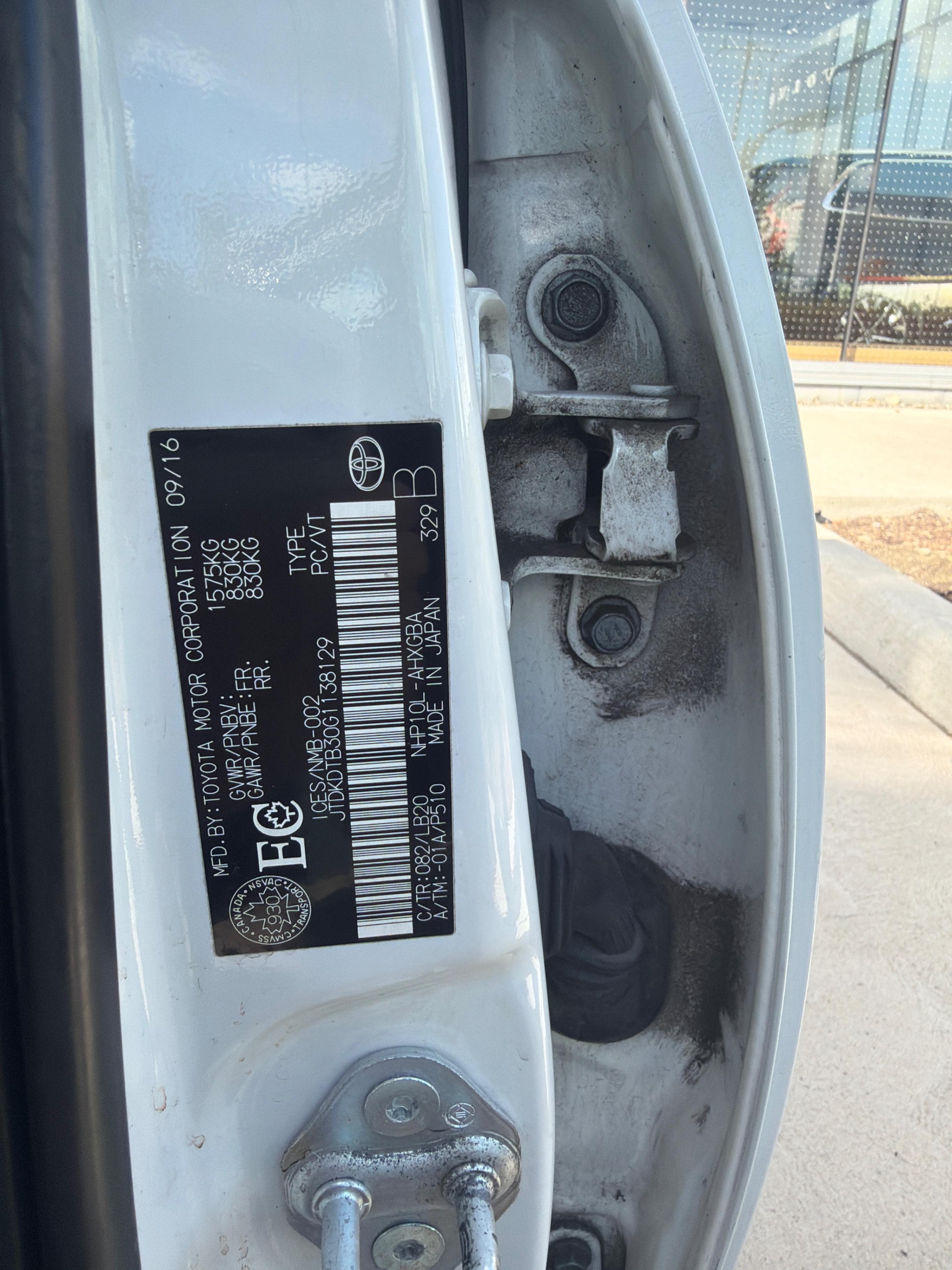 Снимка 10 от търг – 2016 TOYOTA PRIUS C 5DR HB с VIN JTDKDTB30G1138129
