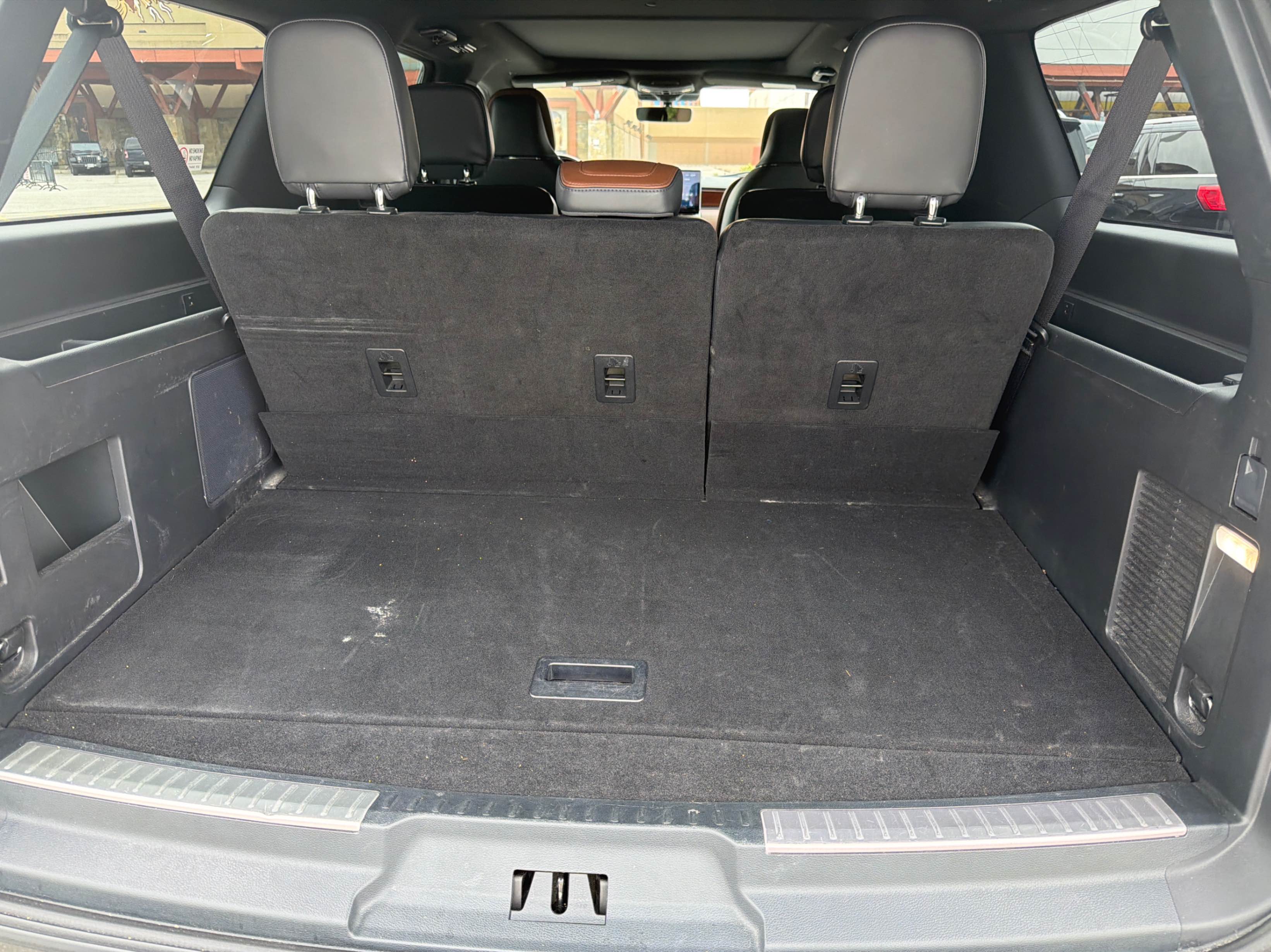 Снимка 13 от търг – 2023 LINCOLN NAVIGATOR L RESERVE с VIN 5LMJJ3LG5PEL15054