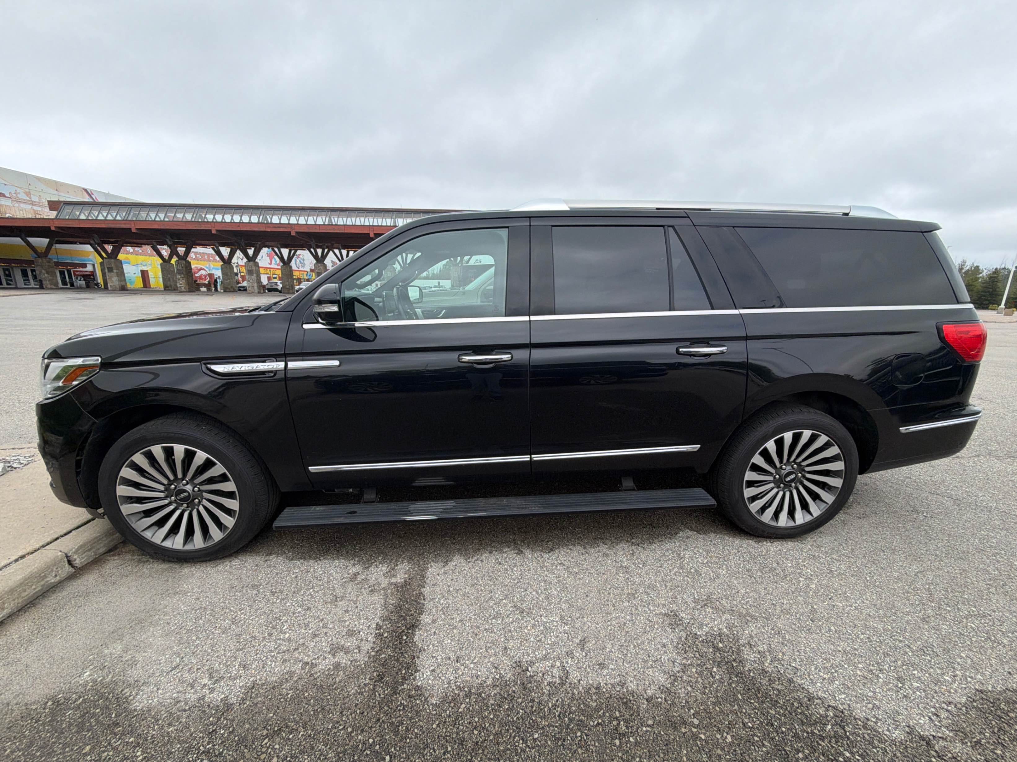 Снимка 2 от търг – 2019 LINCOLN NAVIGATOR L RESERVE с VIN 5LMJJ3LTXKEL25701