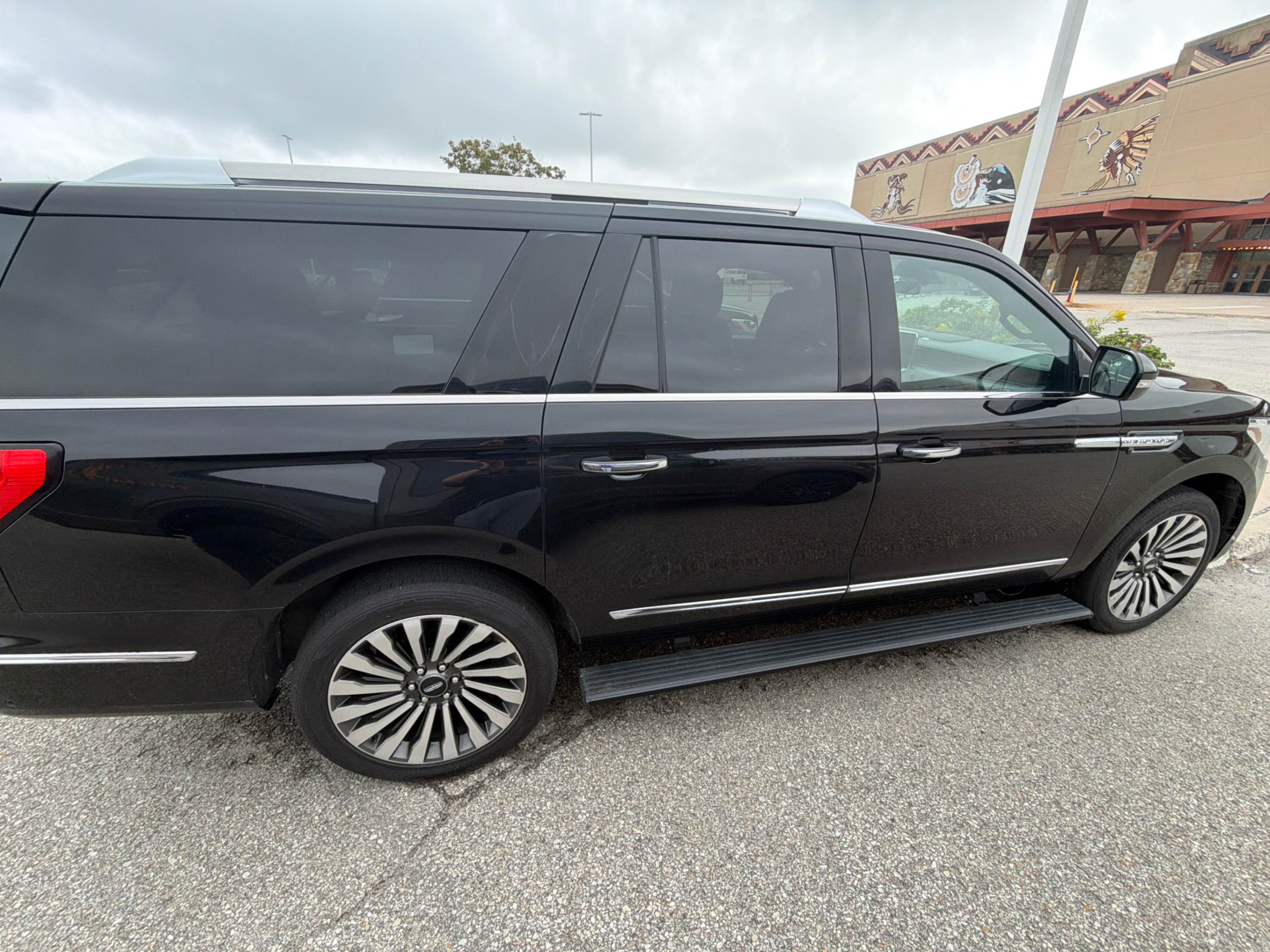 Снимка 3 от търг – 2019 LINCOLN NAVIGATOR L RESERVE с VIN 5LMJJ3LTXKEL25701