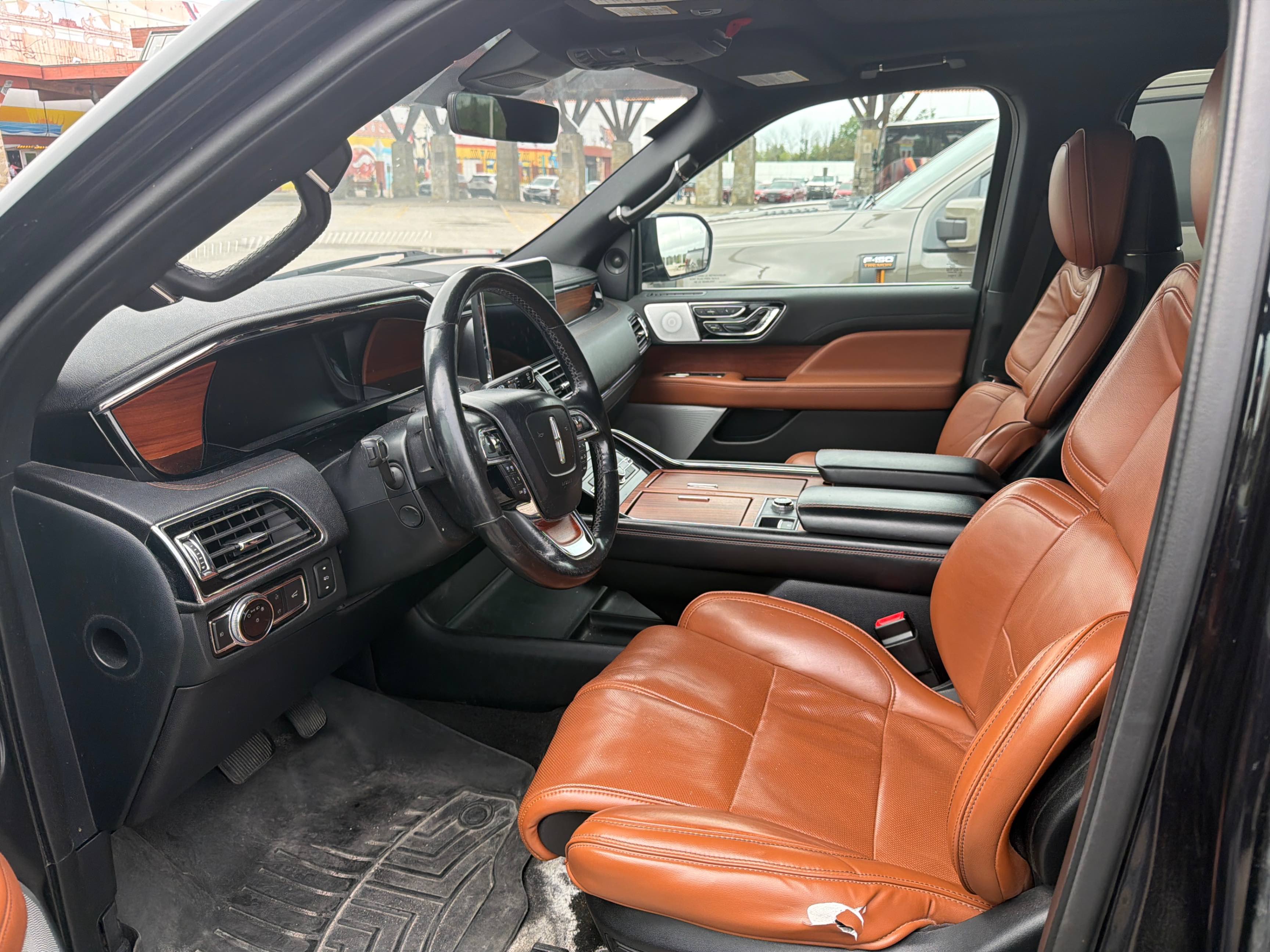 Снимка 5 от търг – 2019 LINCOLN NAVIGATOR L RESERVE с VIN 5LMJJ3LTXKEL25701
