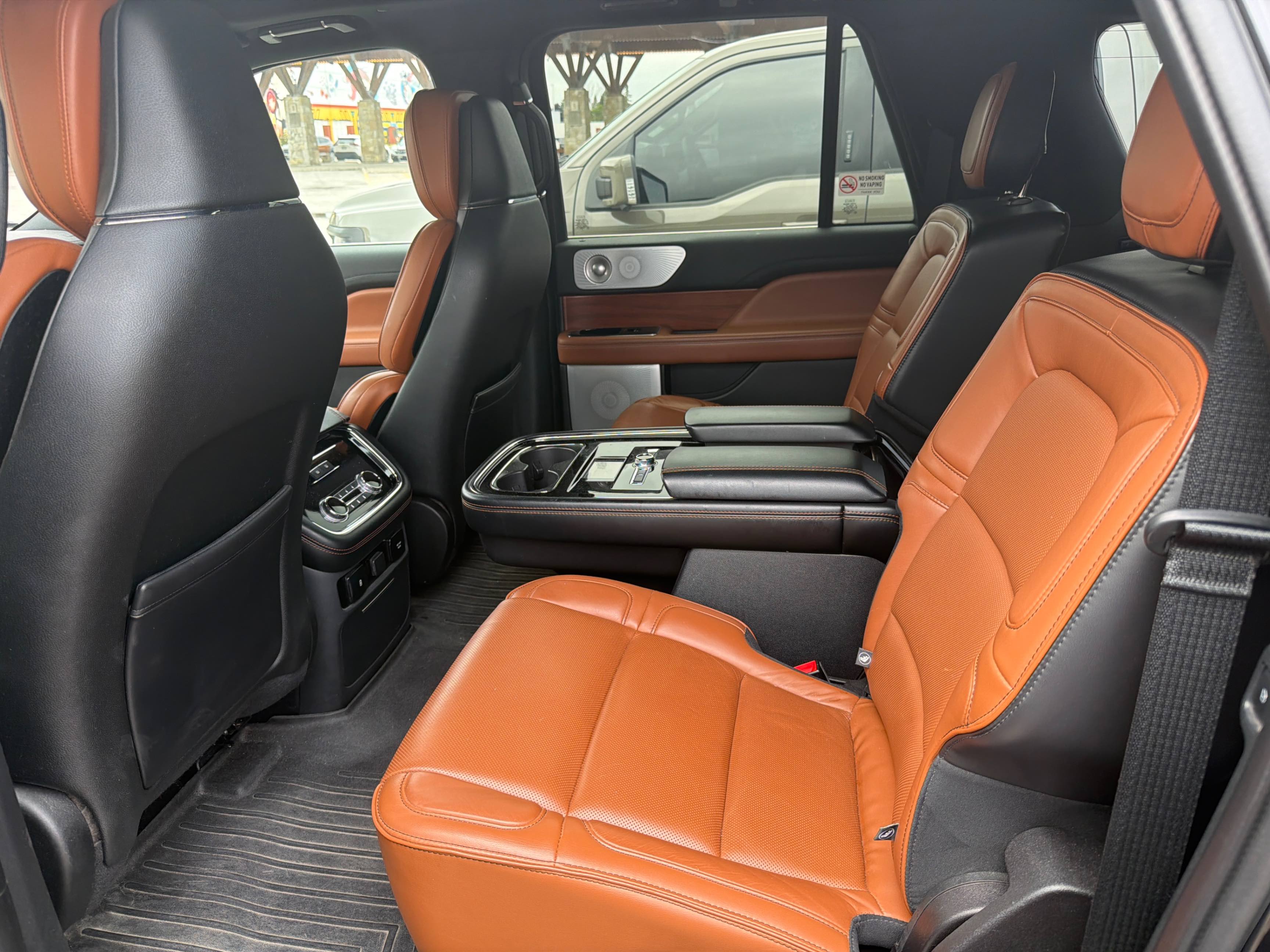Снимка 12 от търг – 2019 LINCOLN NAVIGATOR L RESERVE с VIN 5LMJJ3LTXKEL25701