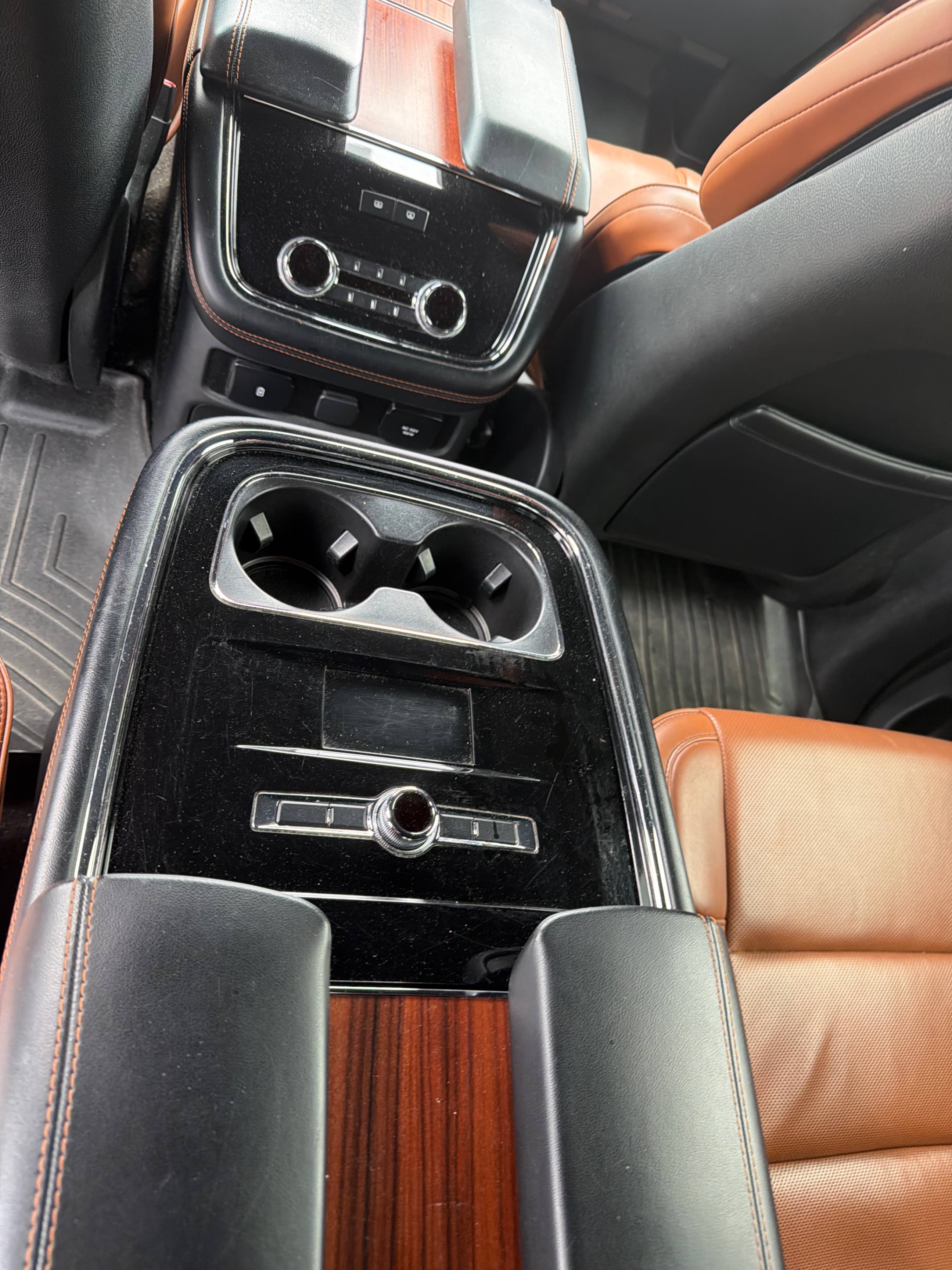 Снимка 14 от търг – 2019 LINCOLN NAVIGATOR L RESERVE с VIN 5LMJJ3LTXKEL25701