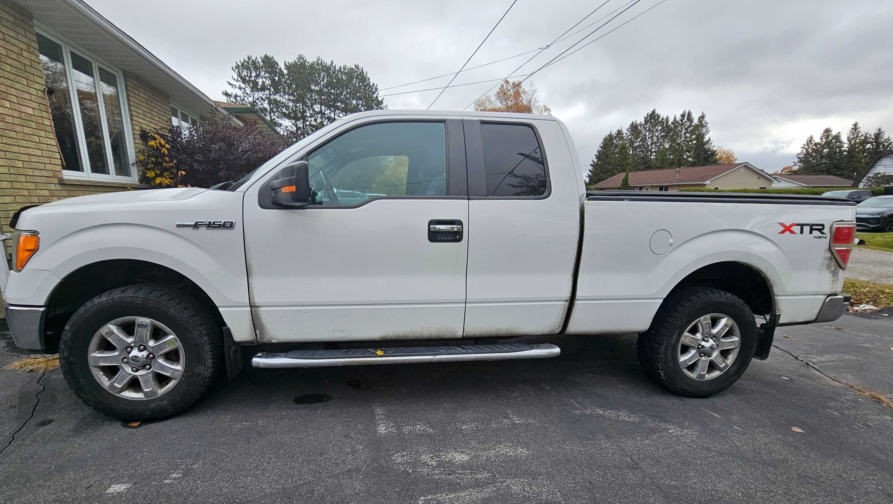 Снимка 2 от търг – 2013 FORD F-150 4WD SUPERCAB 145" с VIN 1FTFX1EF2DFA96984