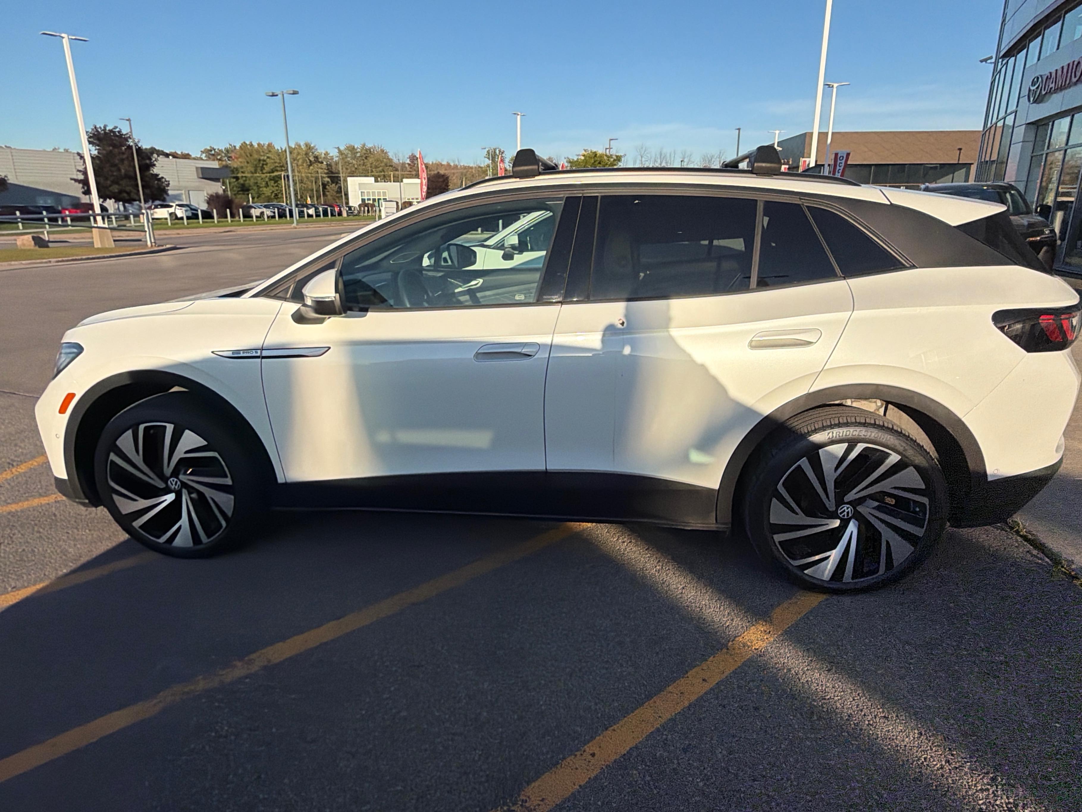 Photo 2 from auction – 2024 VOLKSWAGEN ID.4 PRO S with VIN 1V2JSPE82RC003563