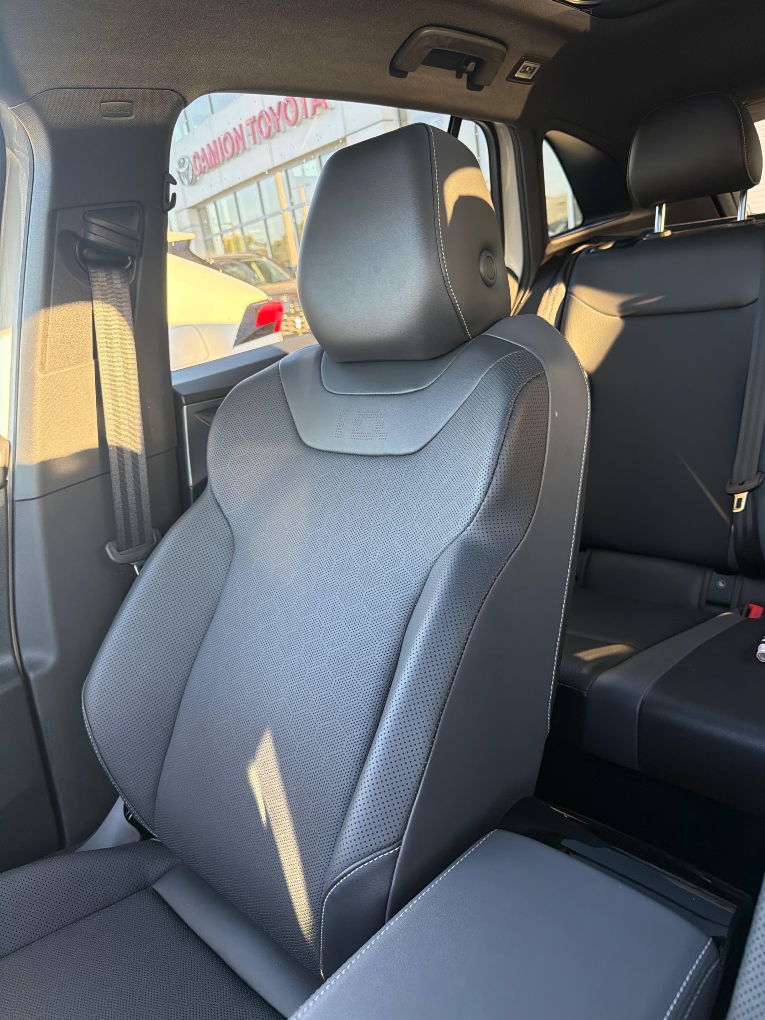 Photo 13 from auction – 2024 VOLKSWAGEN ID.4 PRO S with VIN 1V2JSPE82RC003563