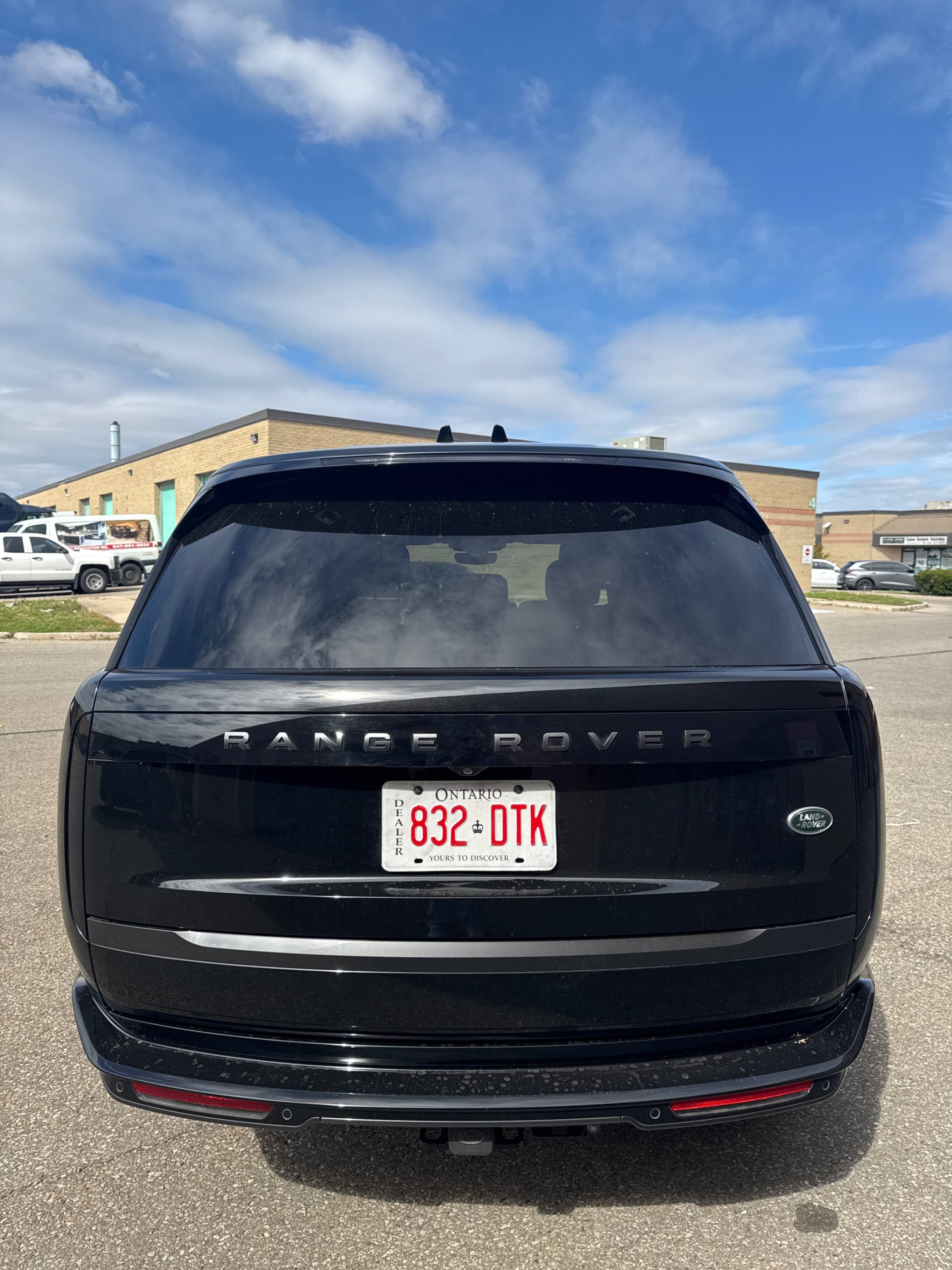 Photo 4 from auction – 2023 LAND ROVER RANGE ROVER SE with VIN SALKPBE74PA054355