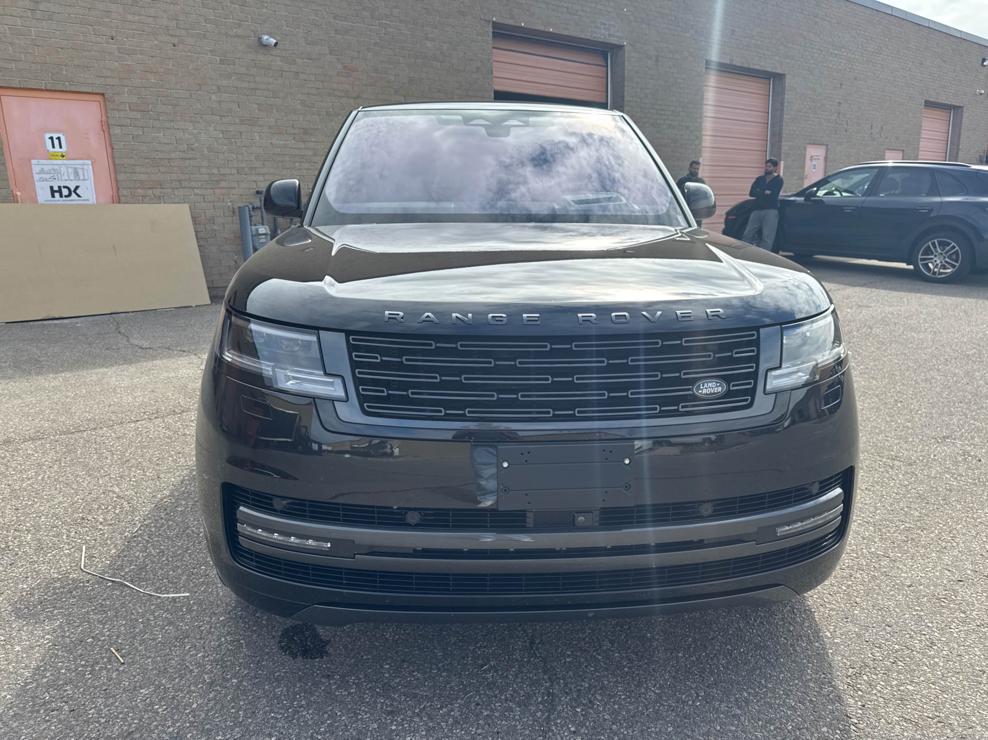 Photo 6 from auction – 2023 LAND ROVER RANGE ROVER SE with VIN SALKPBE74PA054355