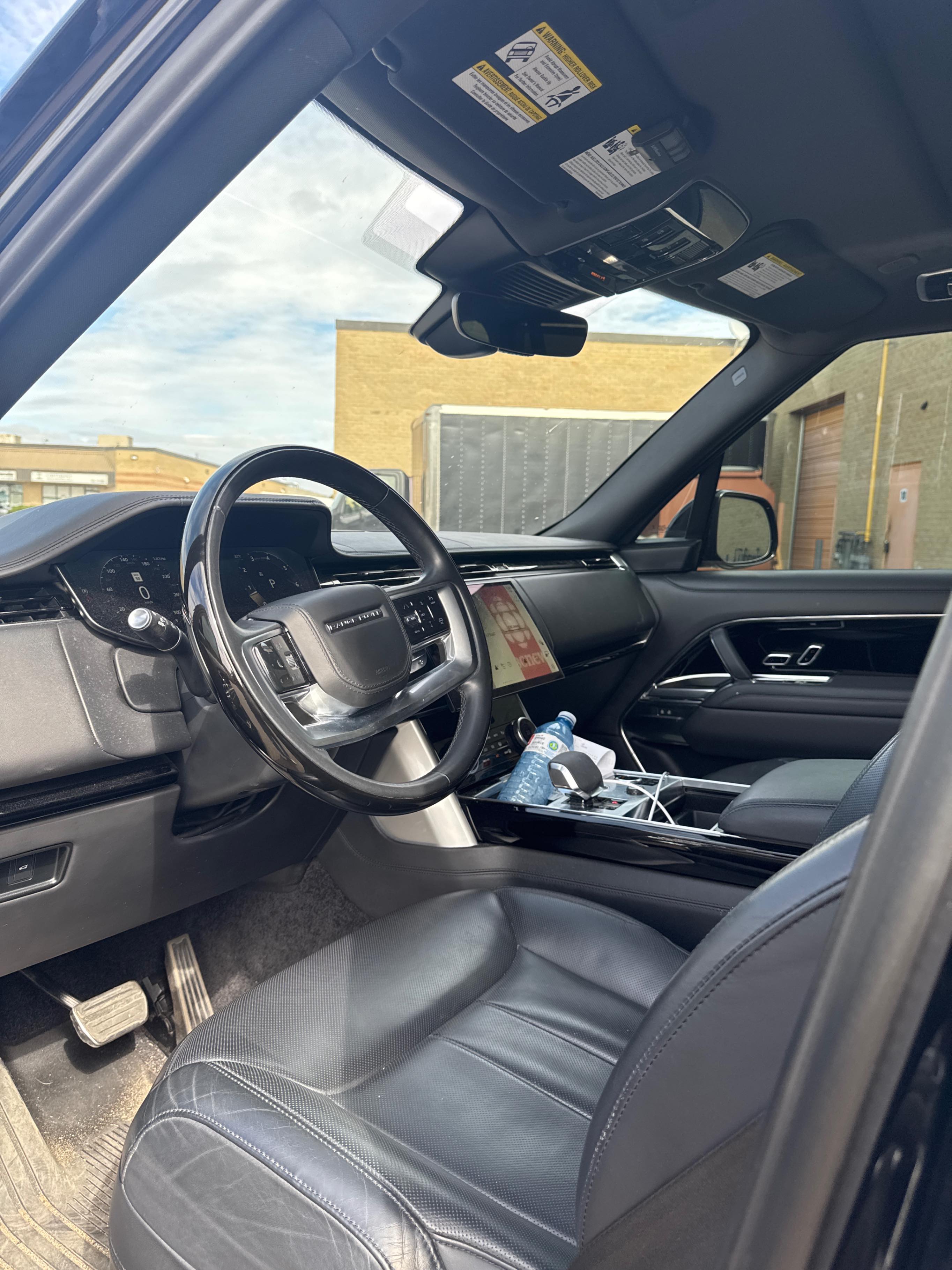 Photo 5 from auction – 2023 LAND ROVER RANGE ROVER SE with VIN SALKPBE74PA054355