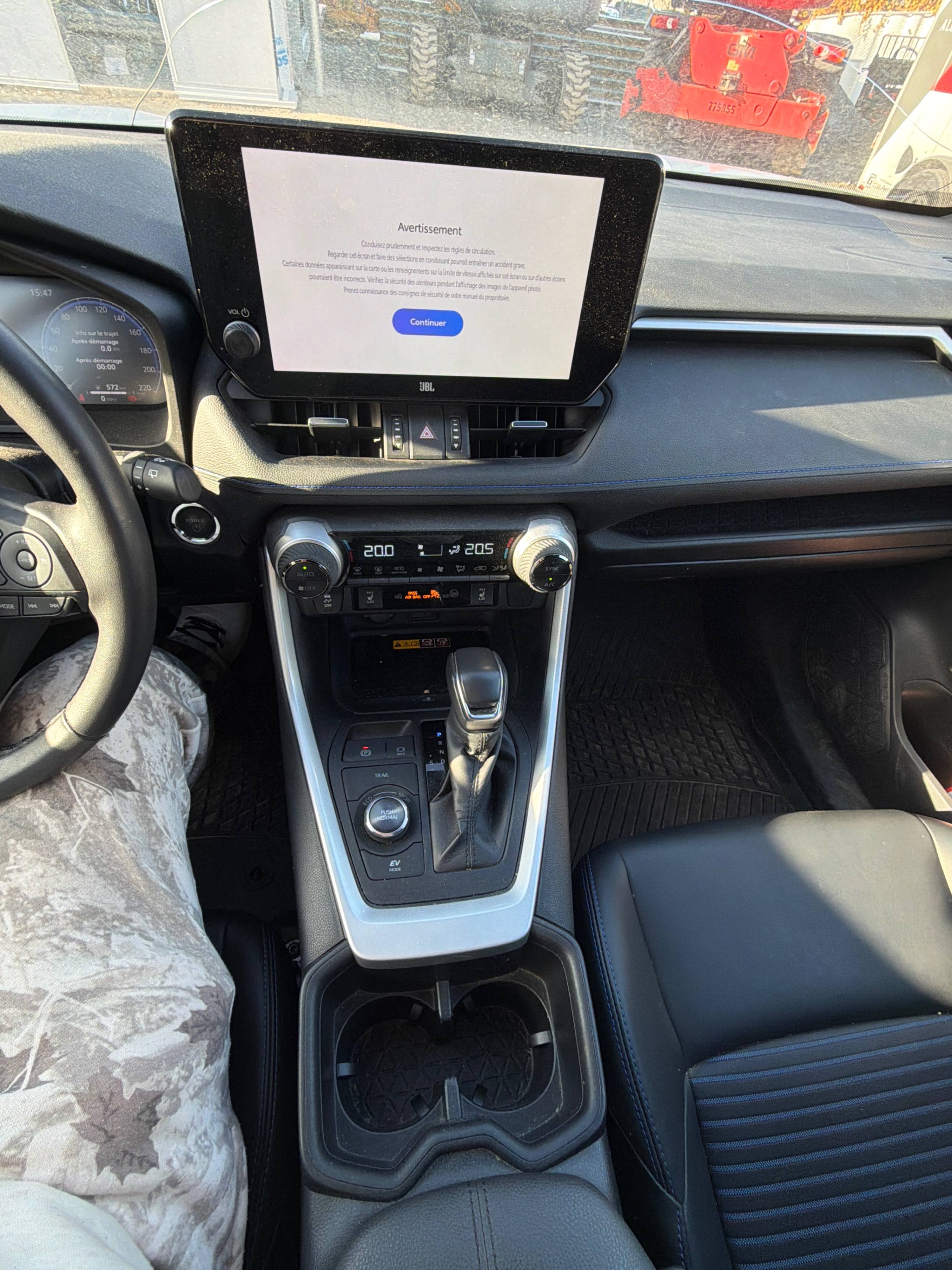 Снимка 9 от търг – 2024 TOYOTA RAV4 HYBRID XSE с VIN 2T35WRFV4RW217894