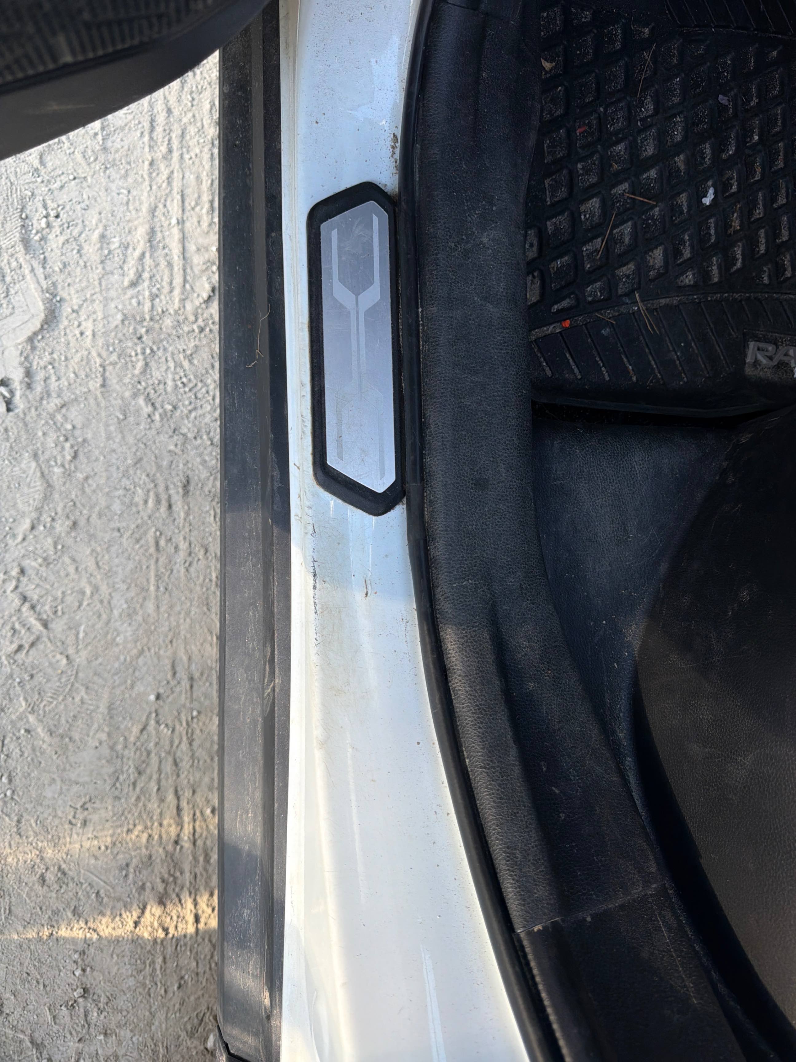 Снимка 14 от търг – 2024 TOYOTA RAV4 HYBRID XSE с VIN 2T35WRFV4RW217894