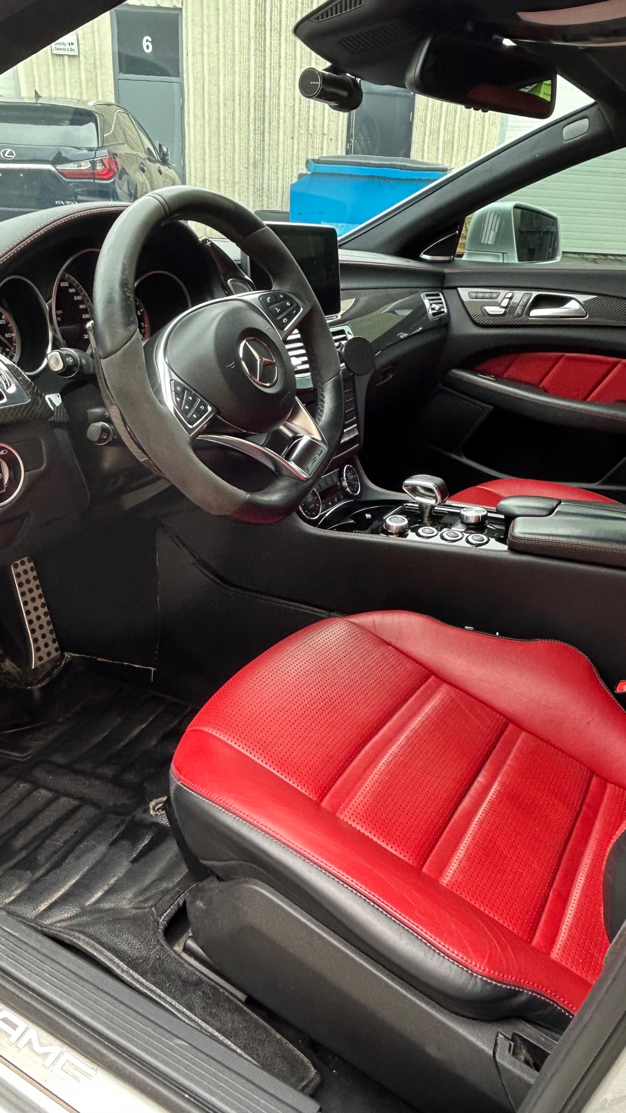 Снимка 5 от търг – 2015 MERCEDES-BENZ CLS-CLASS CLS 63 AMG S-MODEL с VIN WDDLJ7GB1FA142909