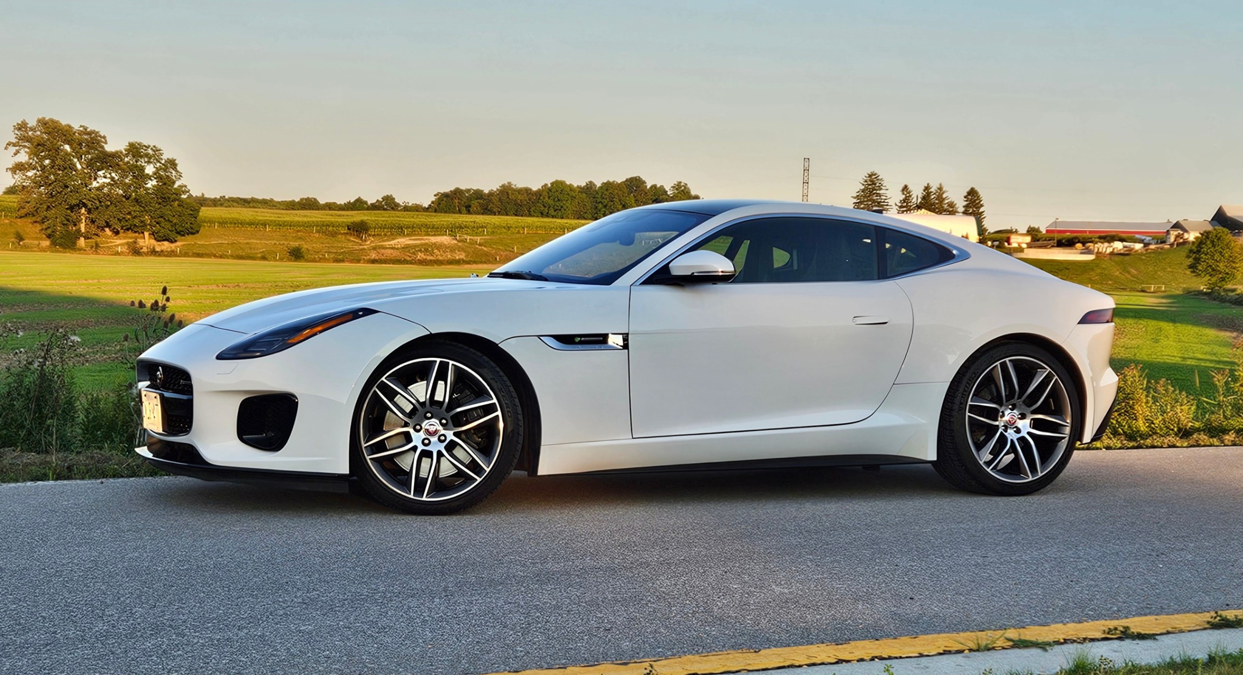 Снимка 2 от търг – 2020 JAGUAR F-TYPE COUPE AUTO AWD с VIN SAJD81FV3LCK67978
