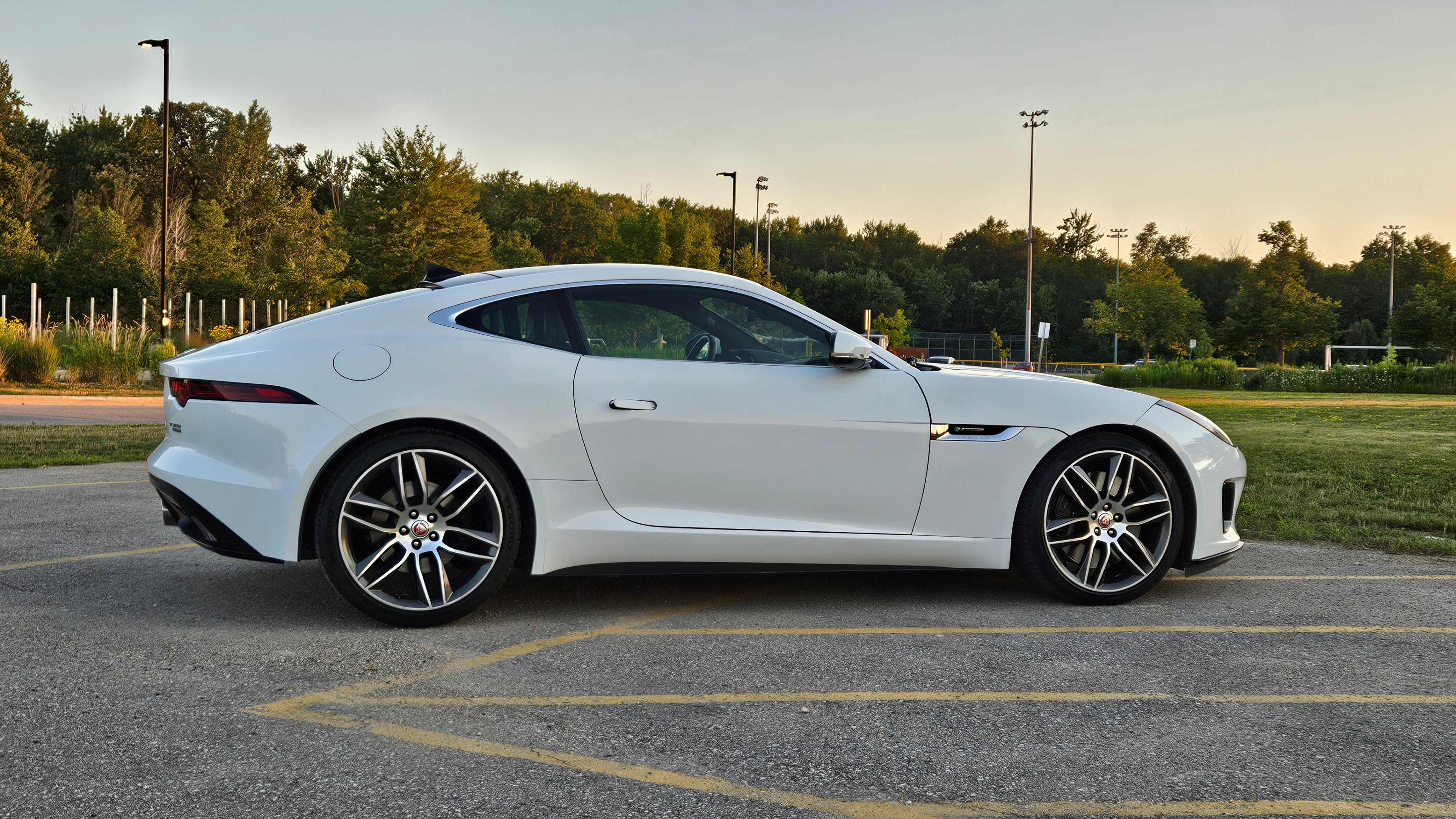 Снимка 3 от търг – 2020 JAGUAR F-TYPE COUPE AUTO AWD с VIN SAJD81FV3LCK67978