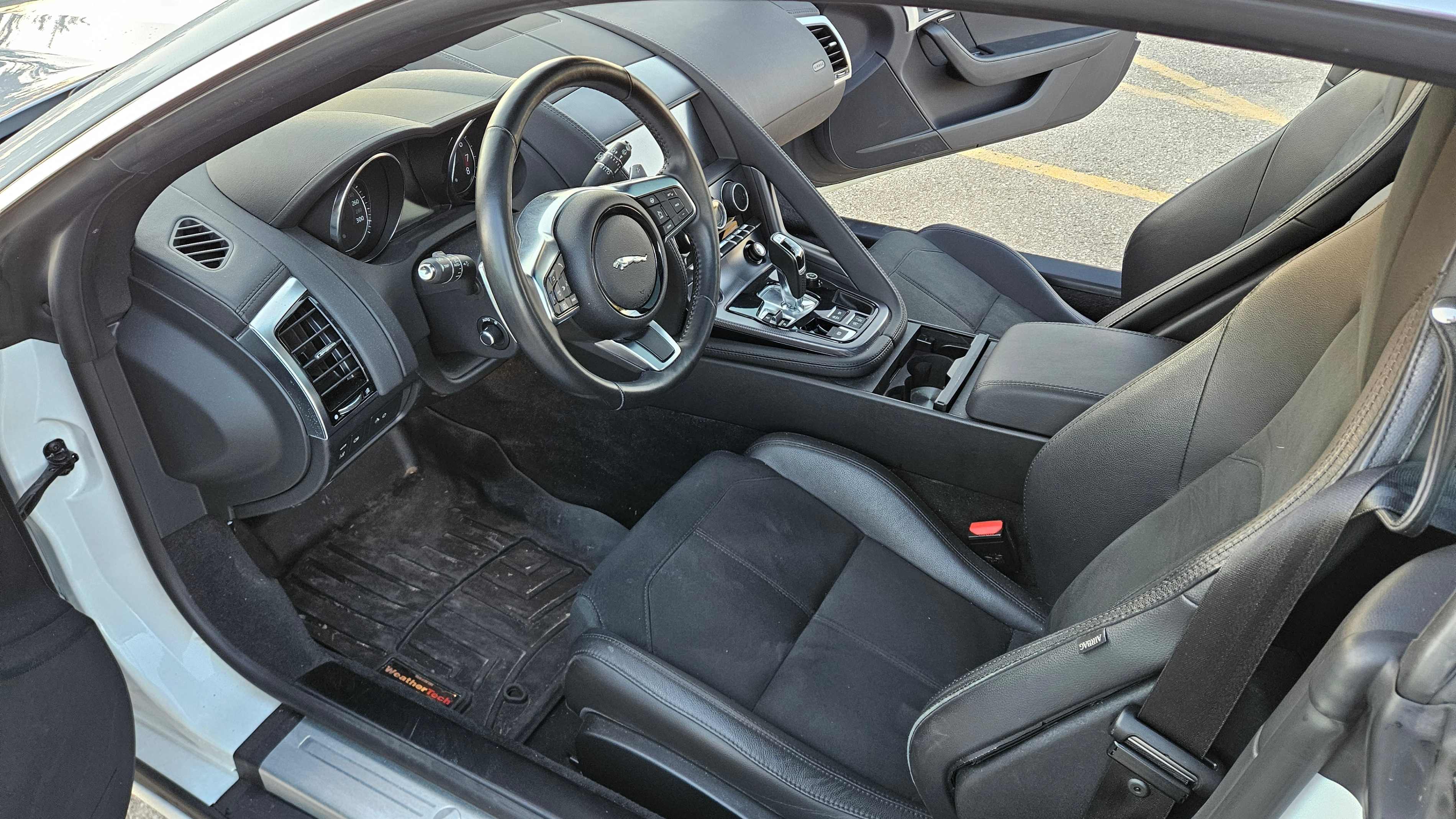 Снимка 5 от търг – 2020 JAGUAR F-TYPE COUPE AUTO AWD с VIN SAJD81FV3LCK67978
