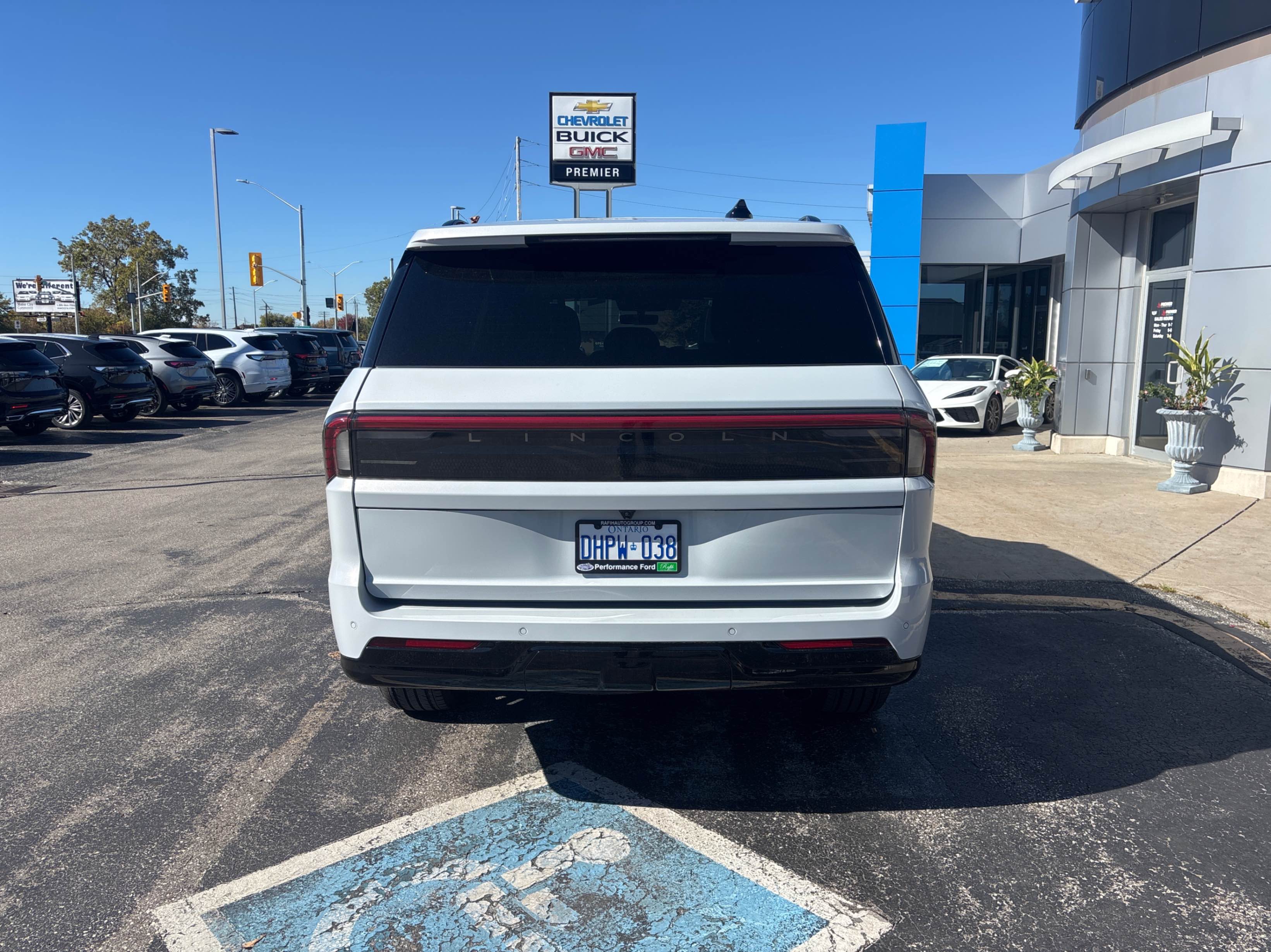 Снимка 4 от търг – 2025 LINCOLN NAVIGATOR RESERVE с VIN 5LMJJ2LG3SEL16707