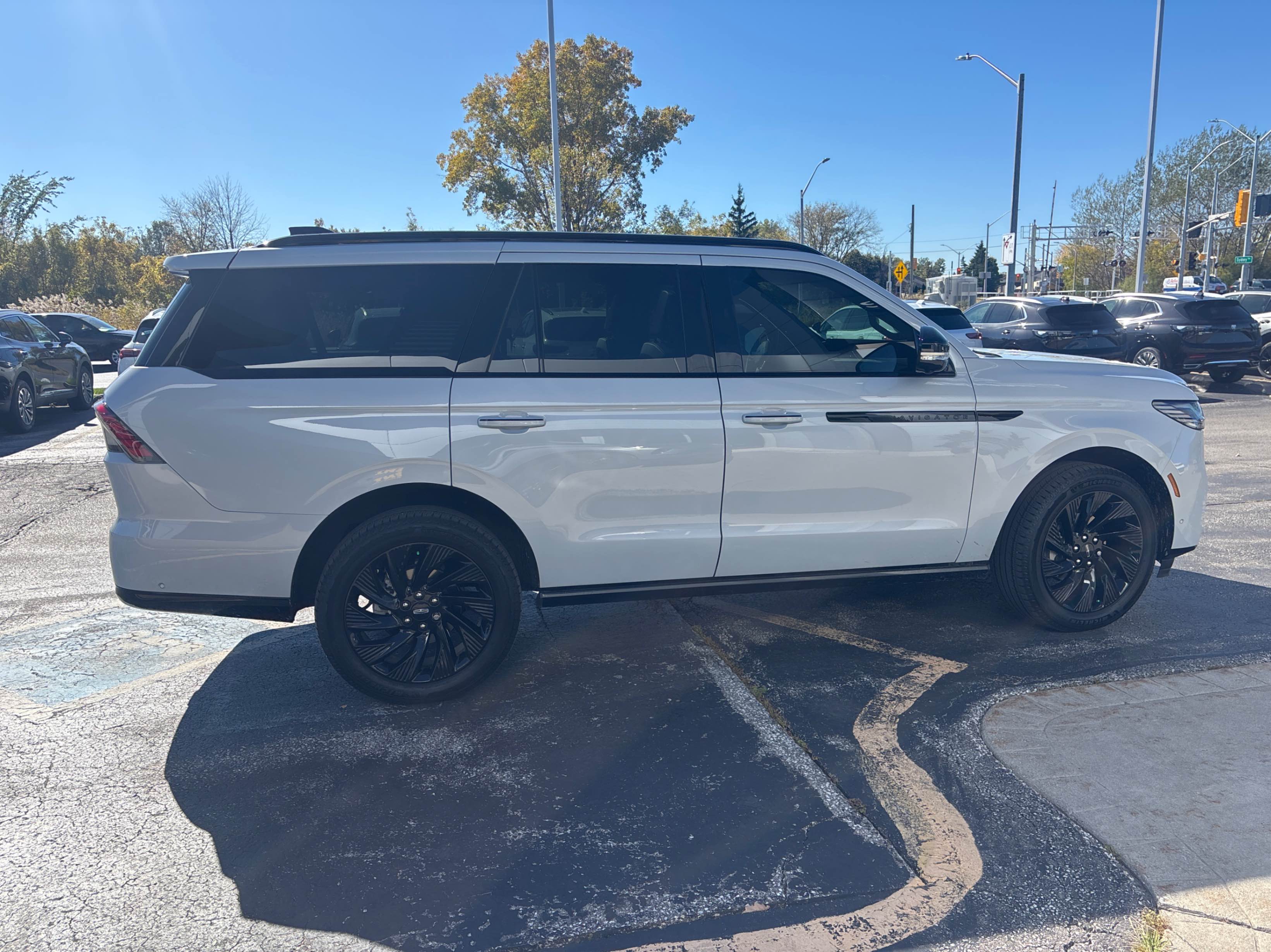 Снимка 3 от търг – 2025 LINCOLN NAVIGATOR RESERVE с VIN 5LMJJ2LG3SEL16707