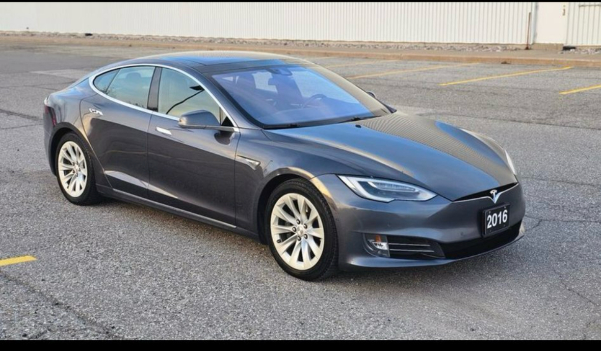 Photo 3 from auction – 2016 TESLA MODEL S 90D with VIN 5YJSA1E20GF139692
