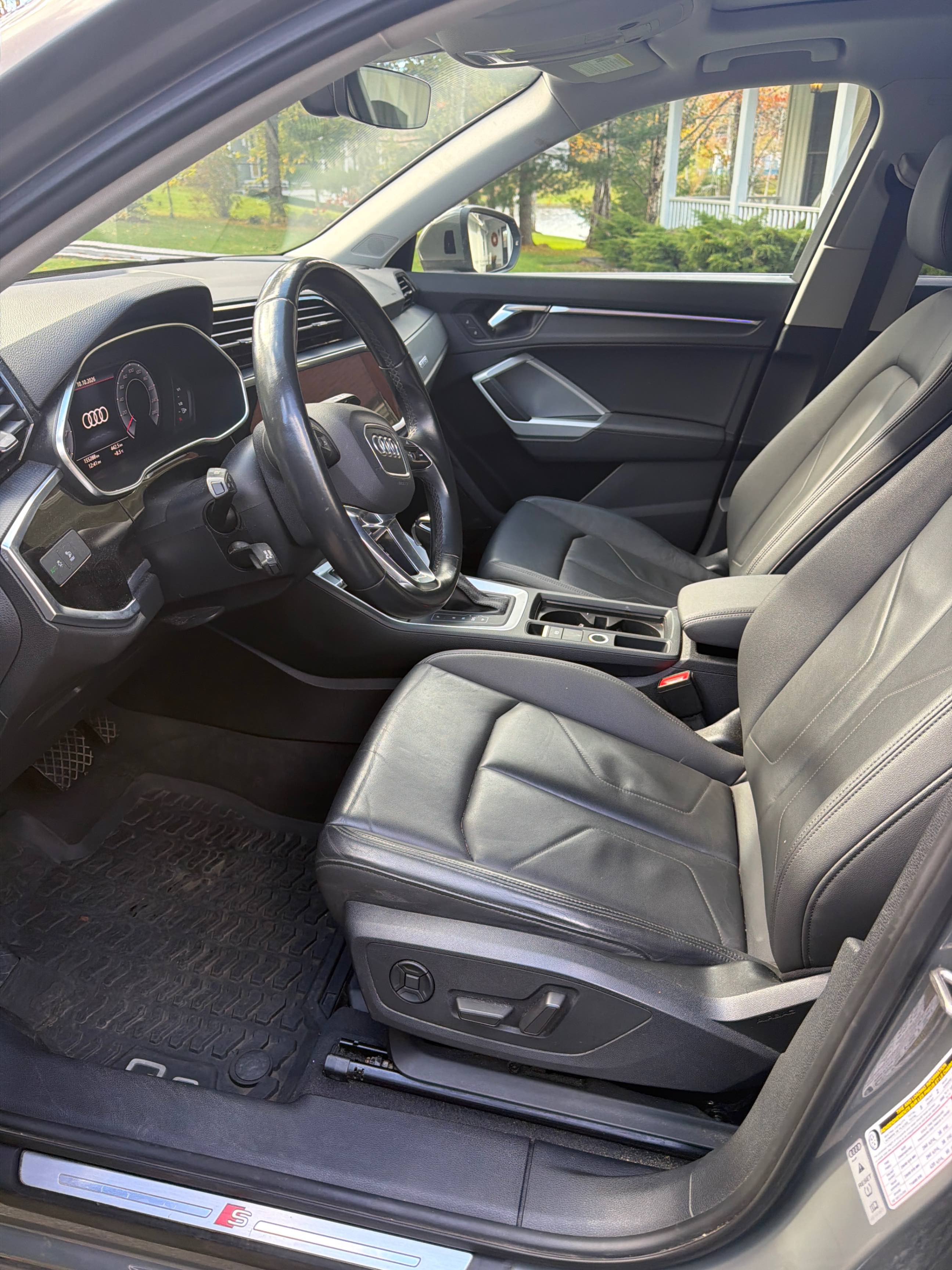 Снимка 13 от търг – 2021 AUDI Q3 TECHNIK с VIN WA1FECF37M1038379