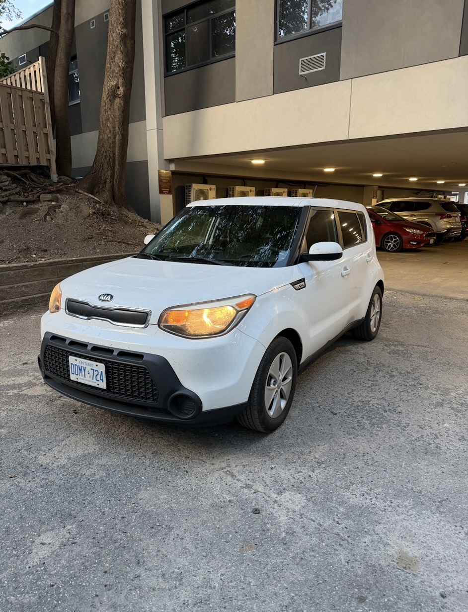 KIA SOUL BASE 2015 with VIN KNDJN2A21F7228557 - Photo from auction