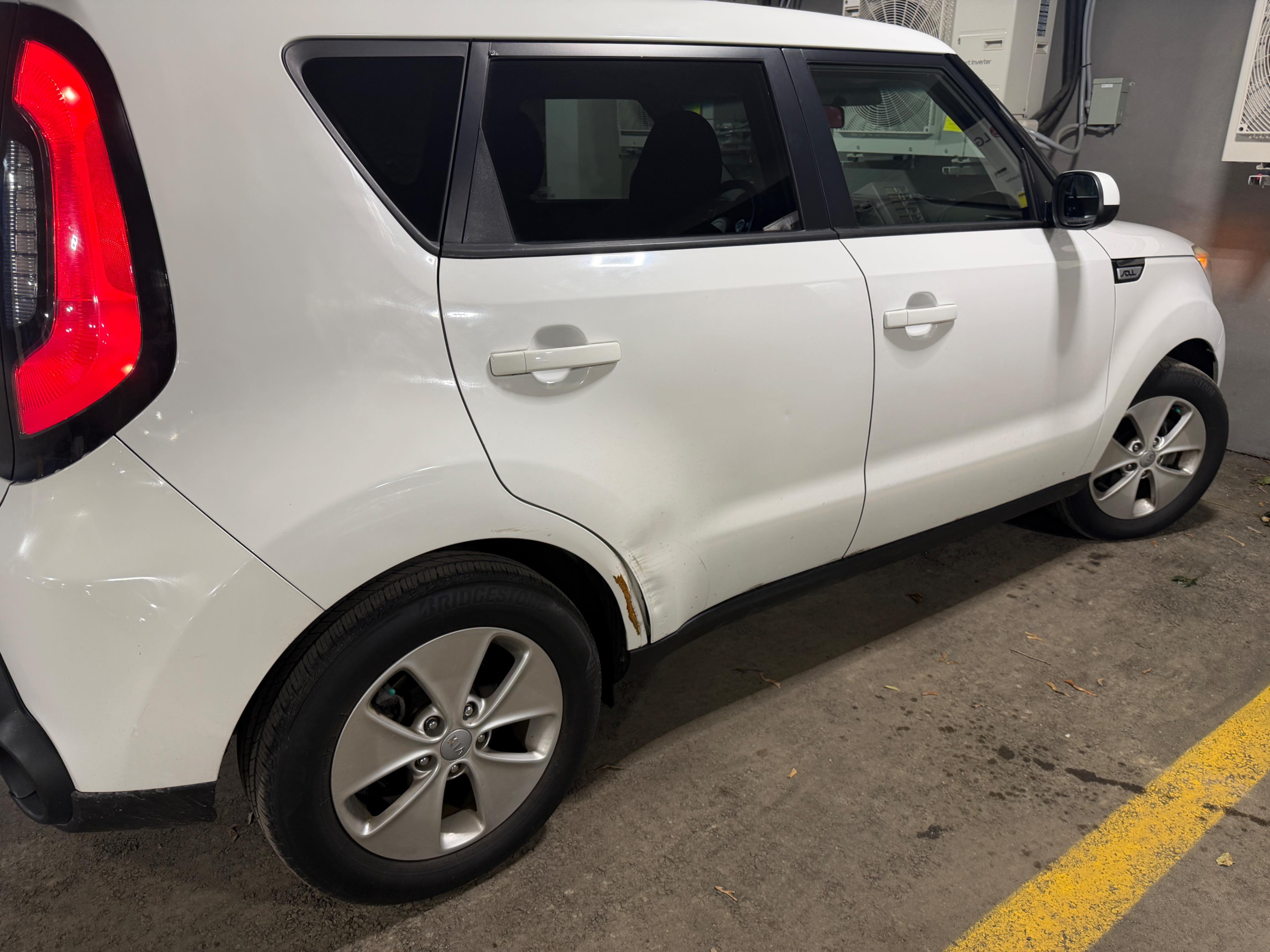 Photo 13 from auction – 2015 KIA SOUL BASE with VIN KNDJN2A21F7228557