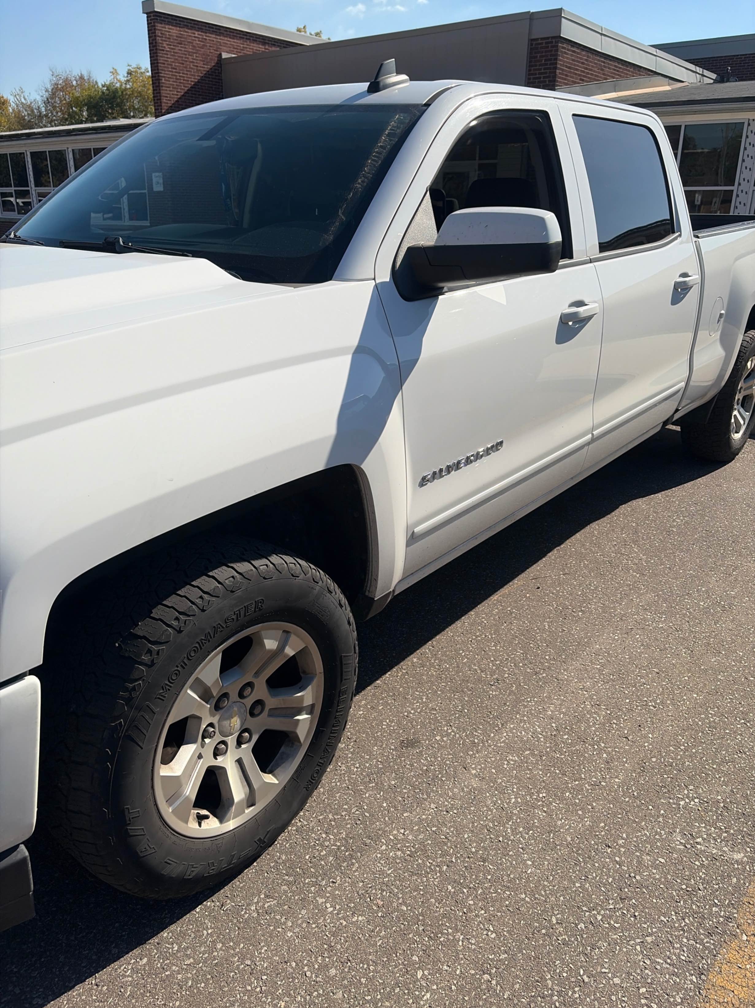 Снимка 2 от търг – 2016 CHEVROLET SILVERADO 1500 LT с VIN 3GCUKREC3GG298956