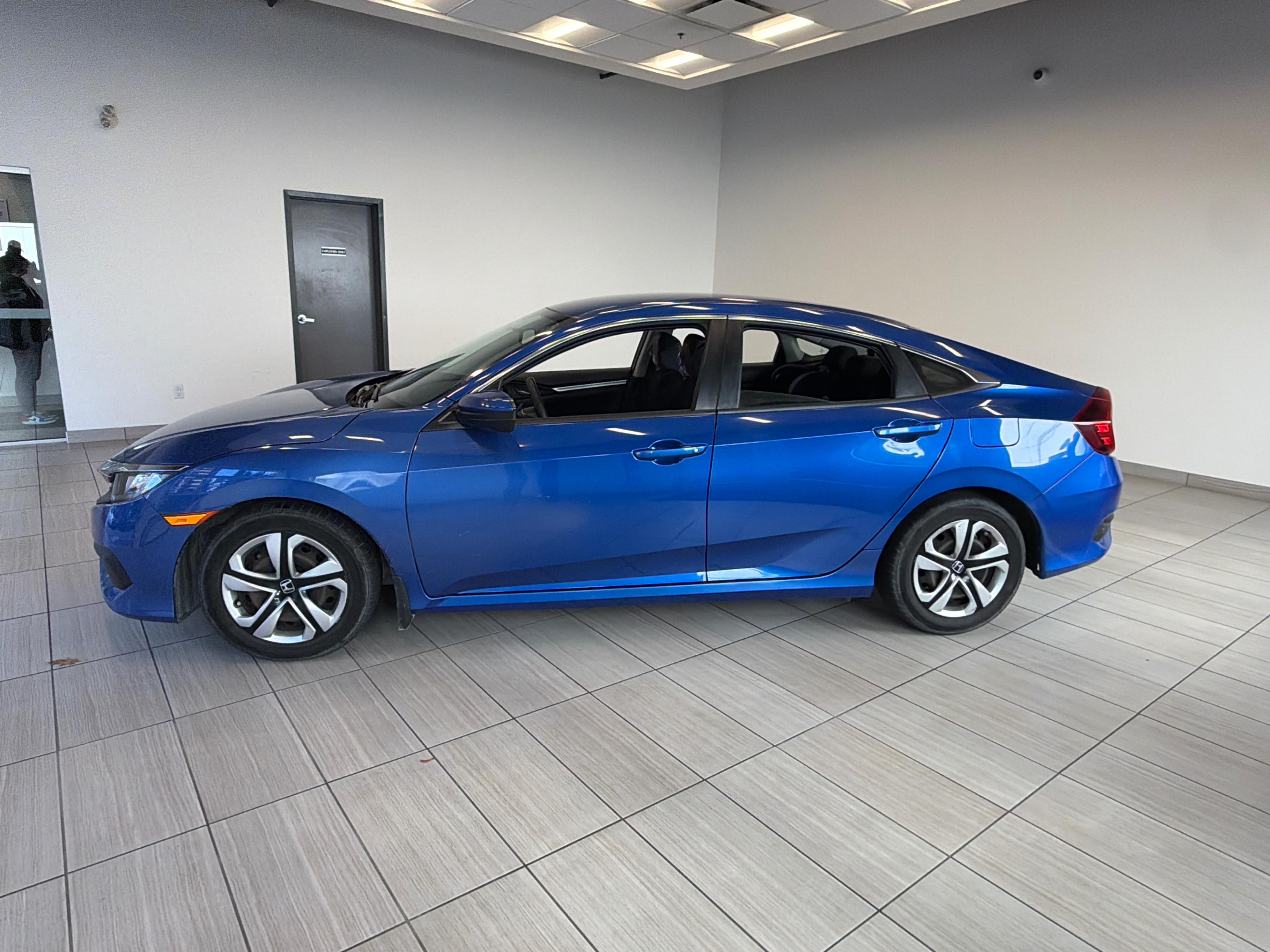 Снимка 2 от търг – 2018 HONDA CIVIC SEDAN LX с VIN 2HGFC2F50JH005729