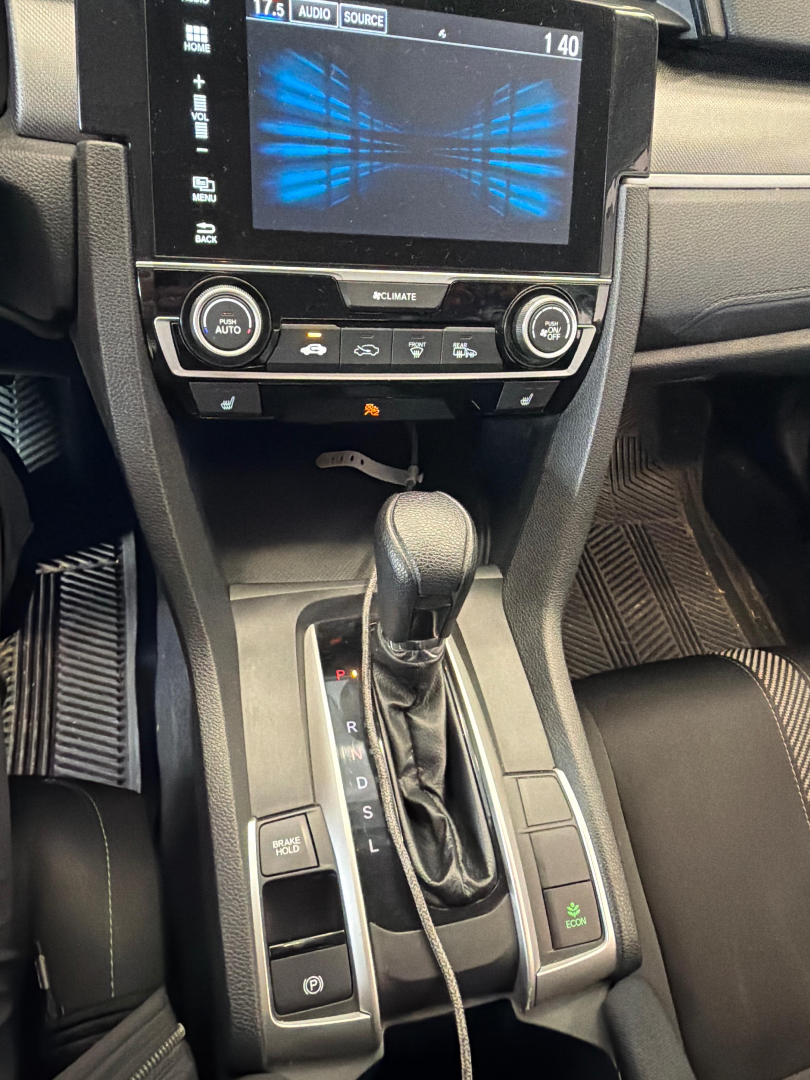 Снимка 14 от търг – 2018 HONDA CIVIC SEDAN LX с VIN 2HGFC2F50JH005729